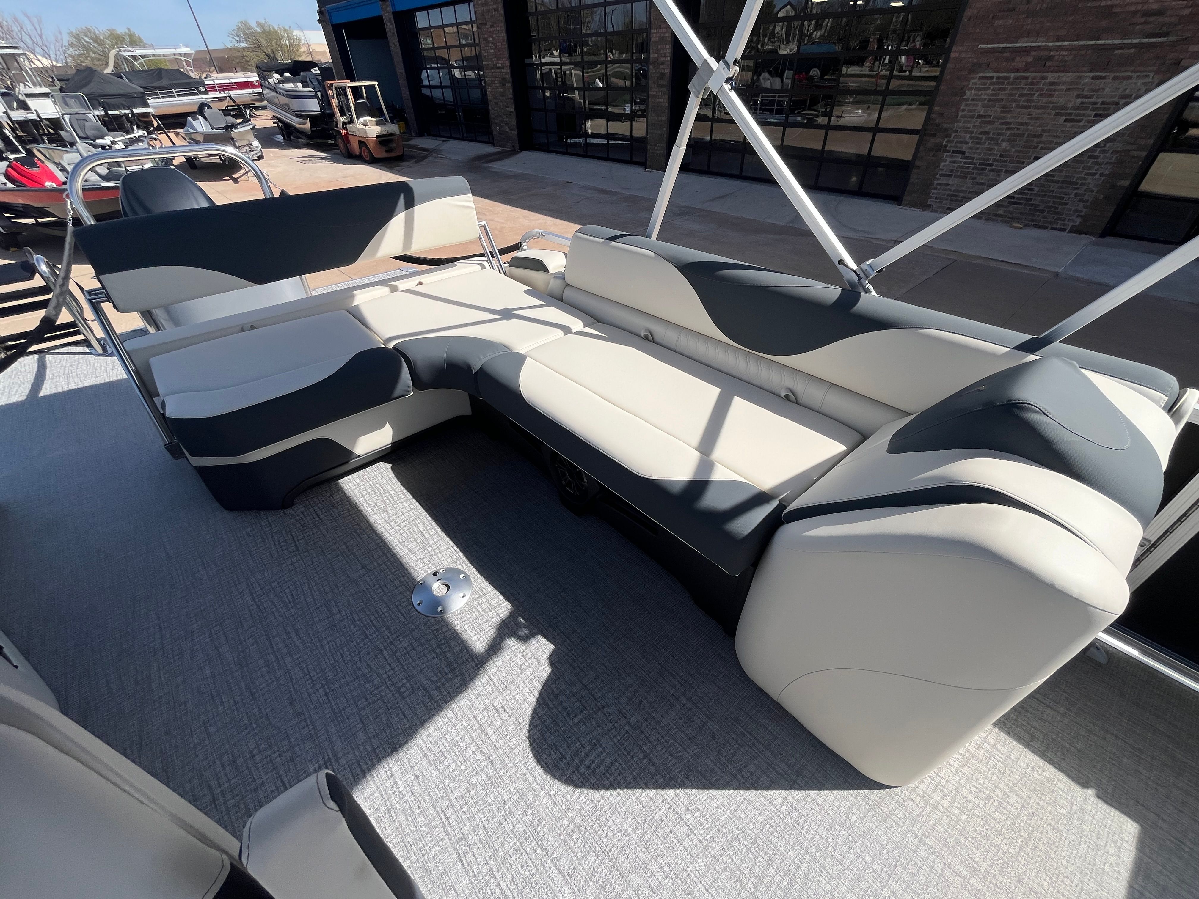 2026 Tahoe 2385 LTZ Cruise with rear bench, luxurious design.