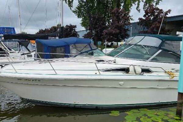 1993 Sea Ray 330 Sundancer