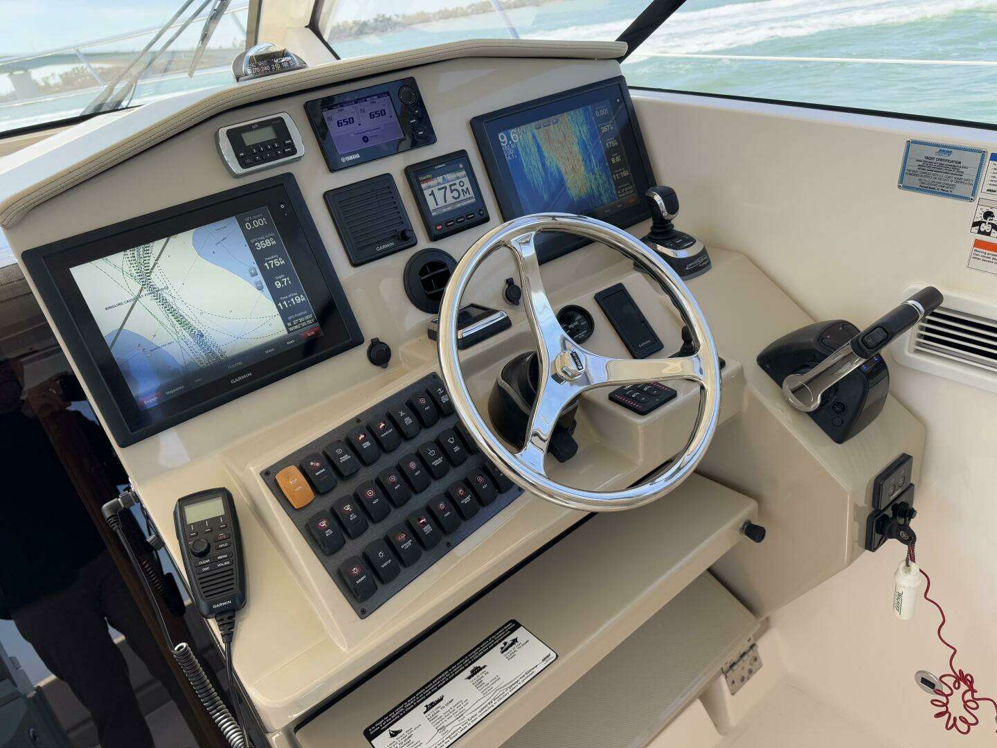 2015 Pursuit 365i Sport Coupe - Image 30