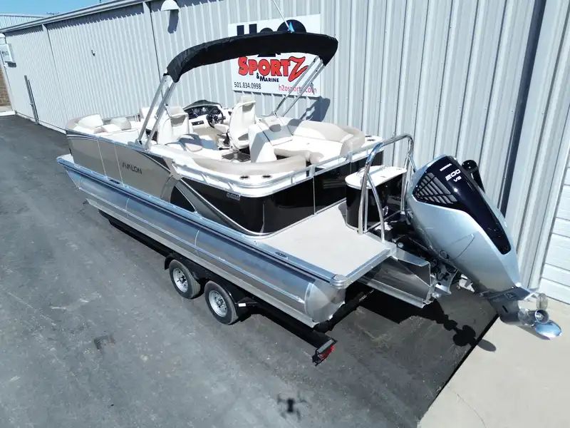 2026 Avalon LSZ Quad Lounger 25FT - 2