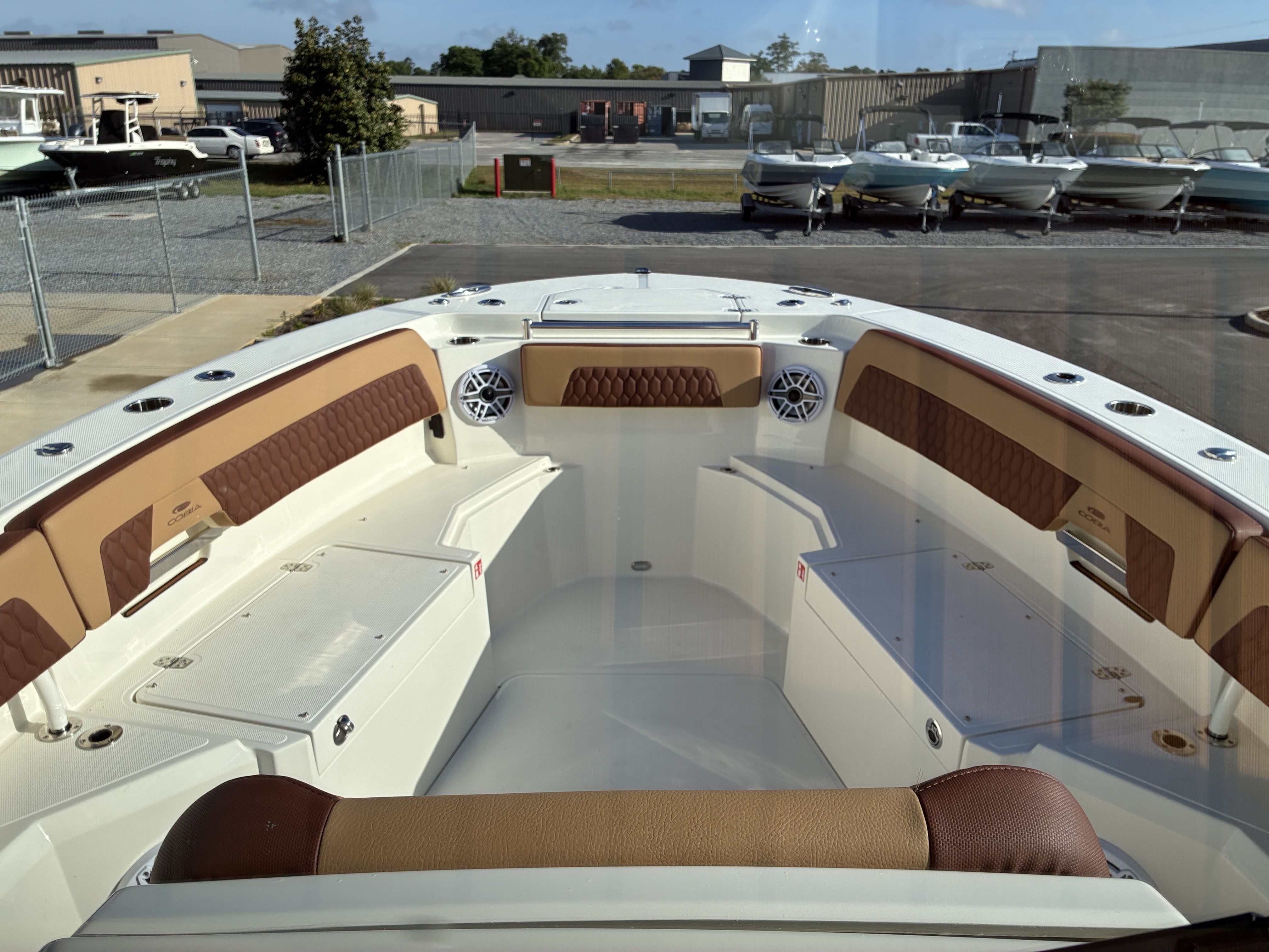 2026 Cobia 305CC - 16