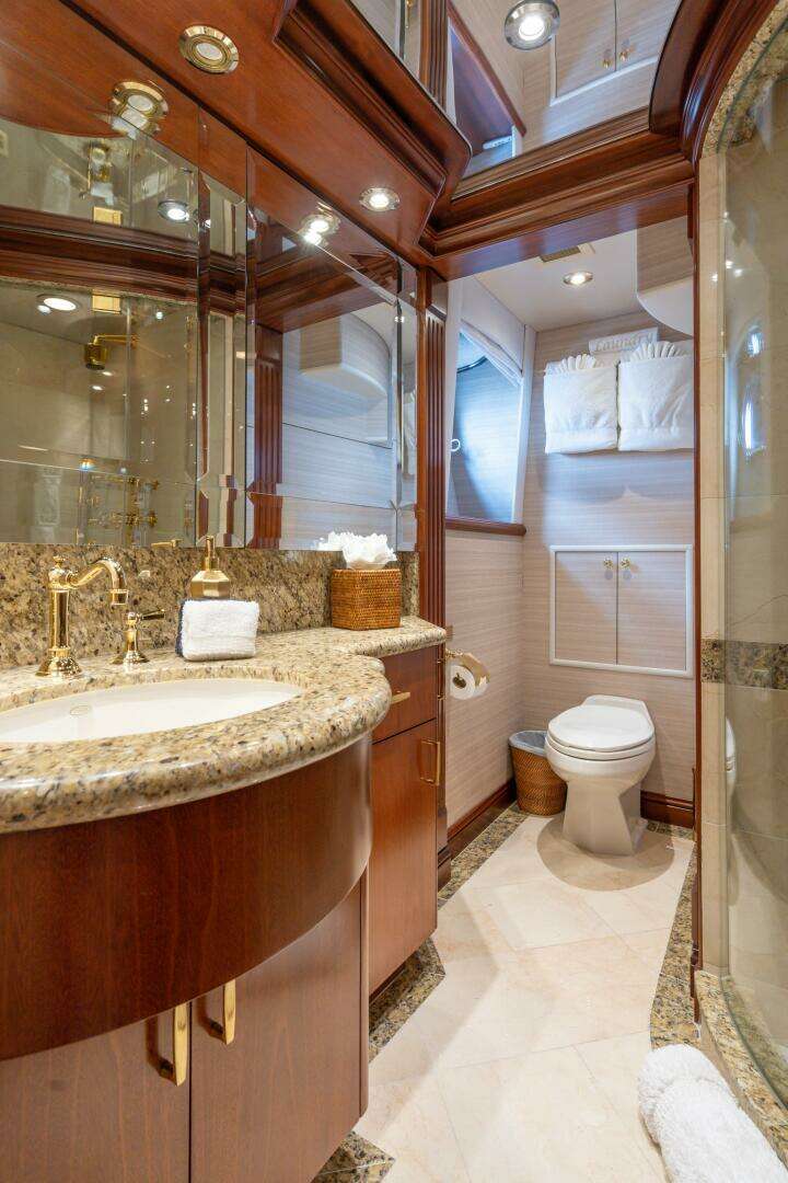 2004 Crescent Raised Pilothouse - Image 29