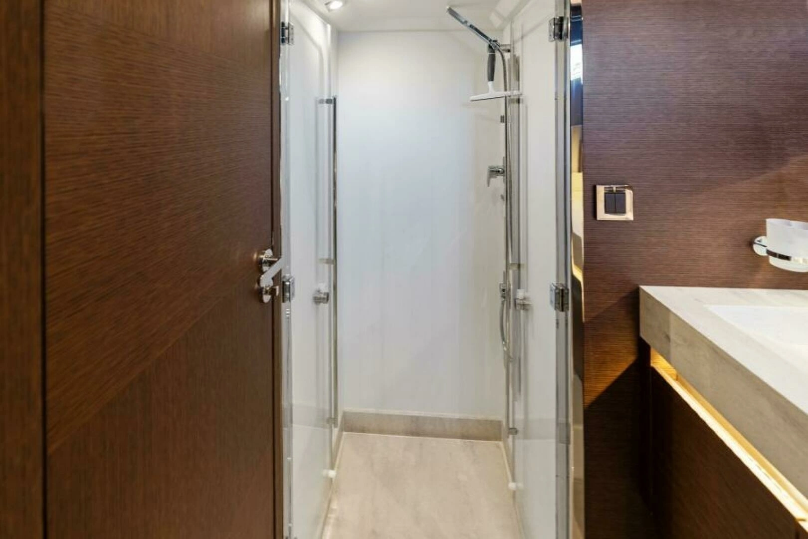 2020 Prestige 520 Flybridge - Image 29