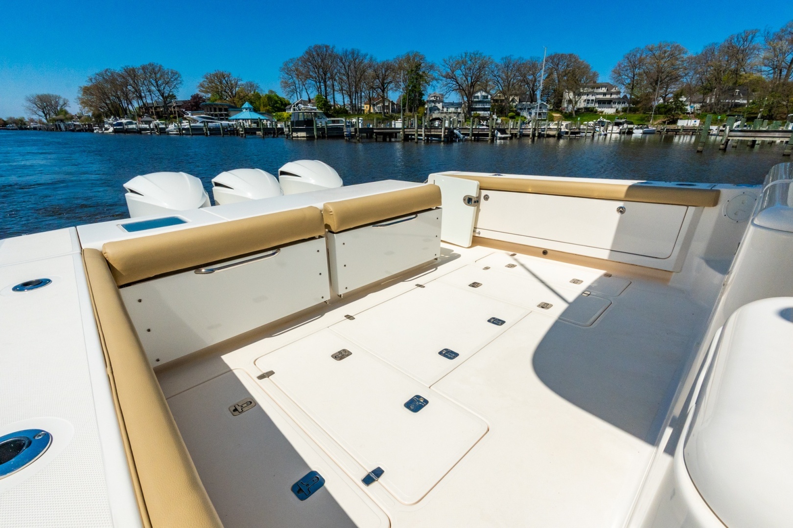 2016 Pursuit OS 385 Offshore - Image 15
