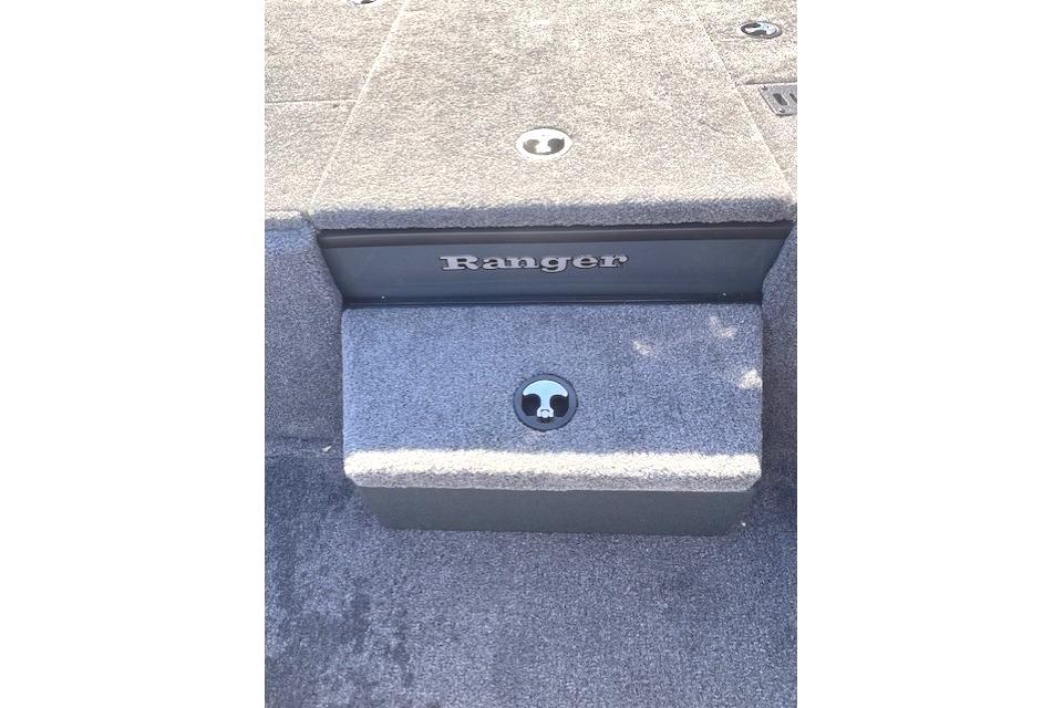 Storage step to front deck.
