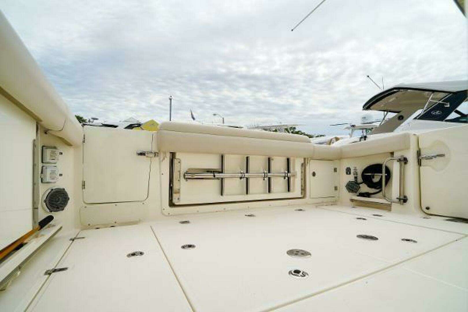 2018 Boston Whaler 380 Outrage - Image 12