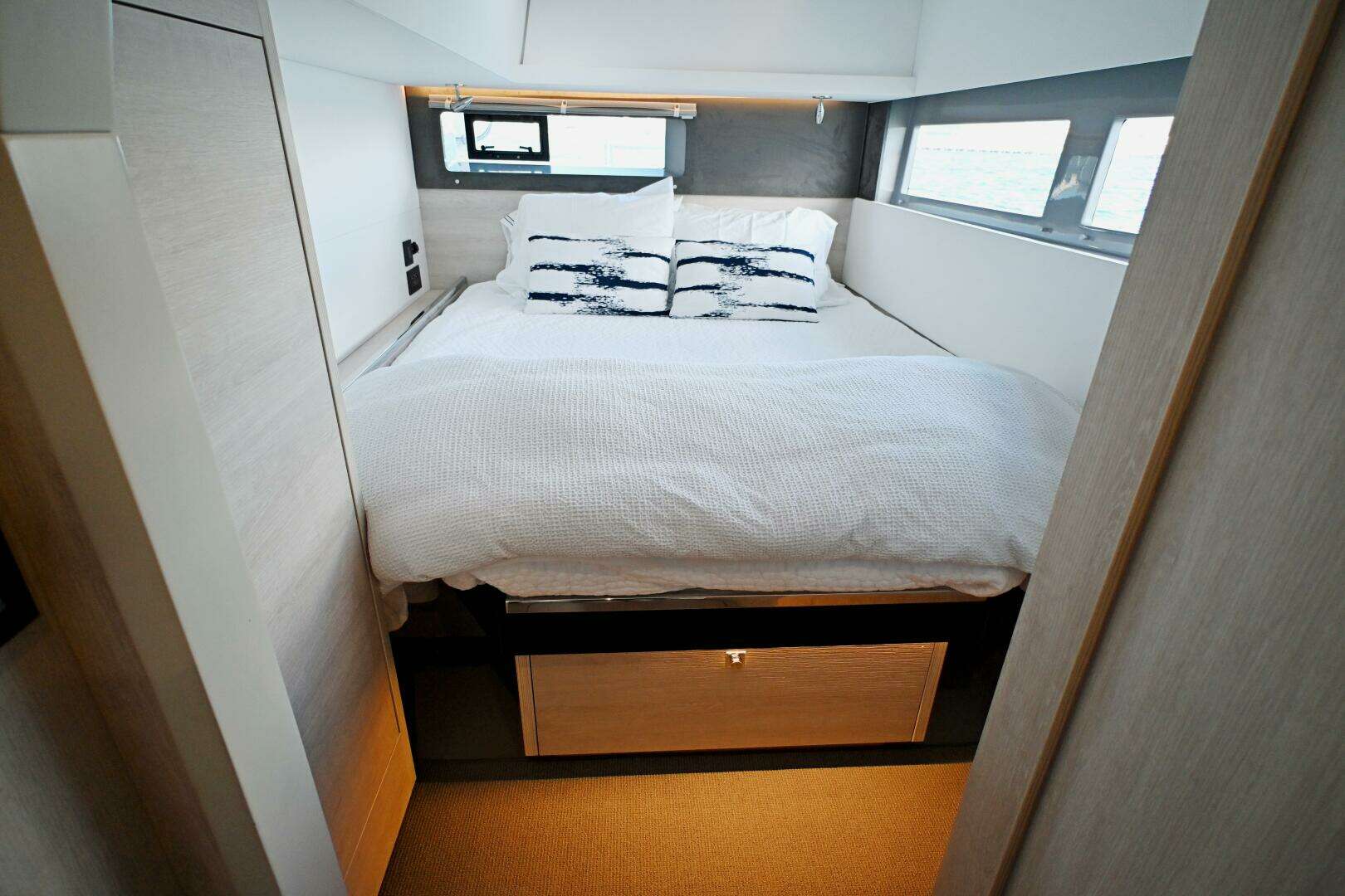 2020 Leopard 45 - Image 32