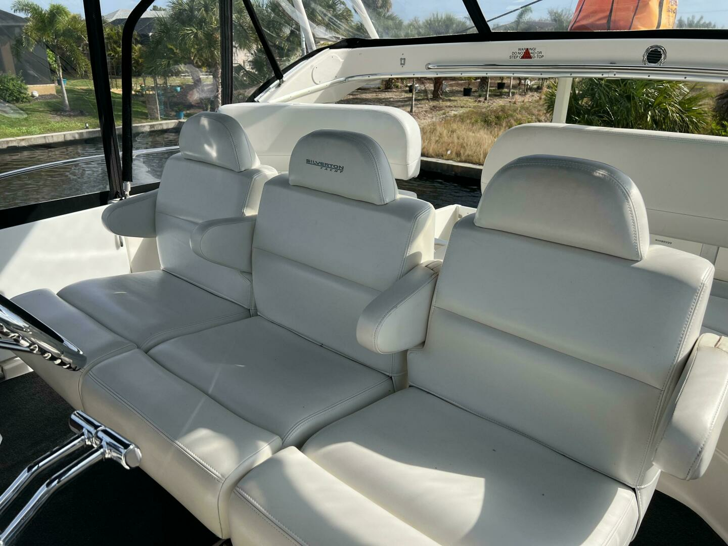 2002 Silverton 39 Motor Yacht - Image 5
