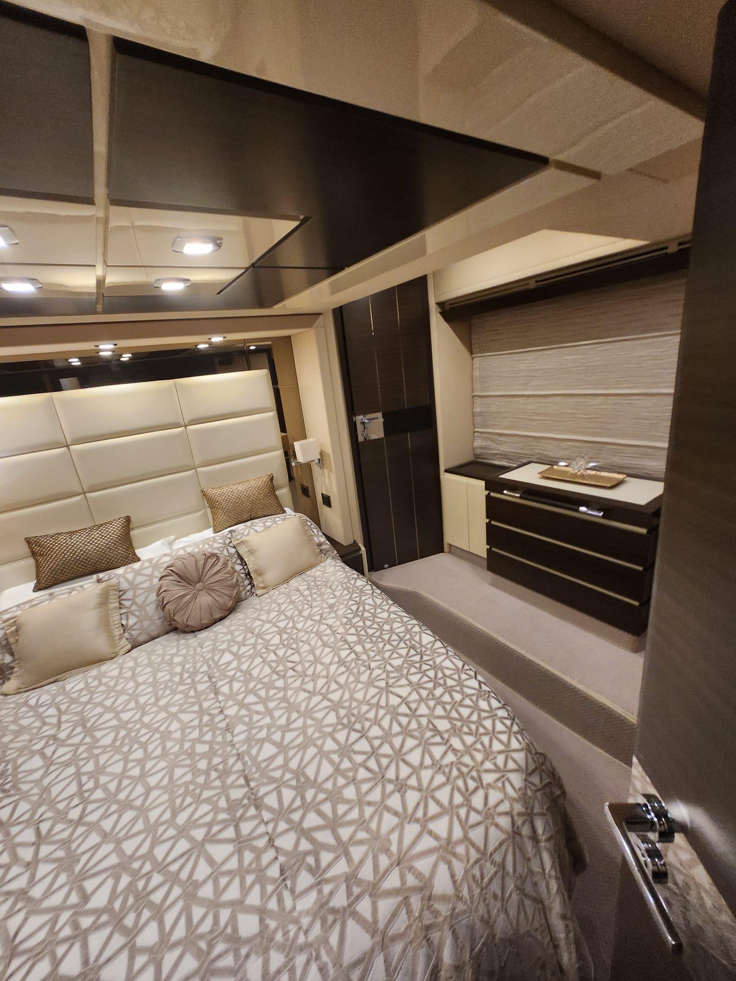 2014 Azimut Flybridge - 75