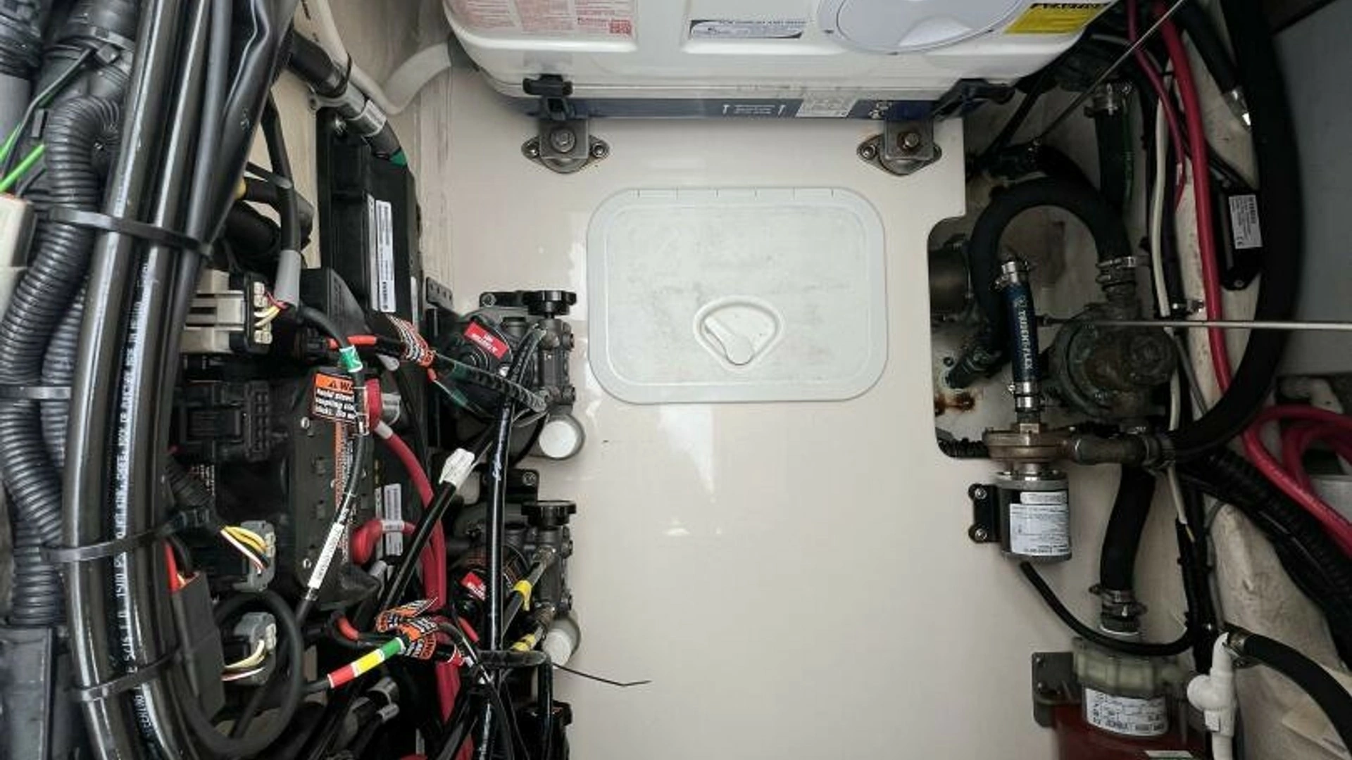 2018 Grady-White 370 Express - Image 27