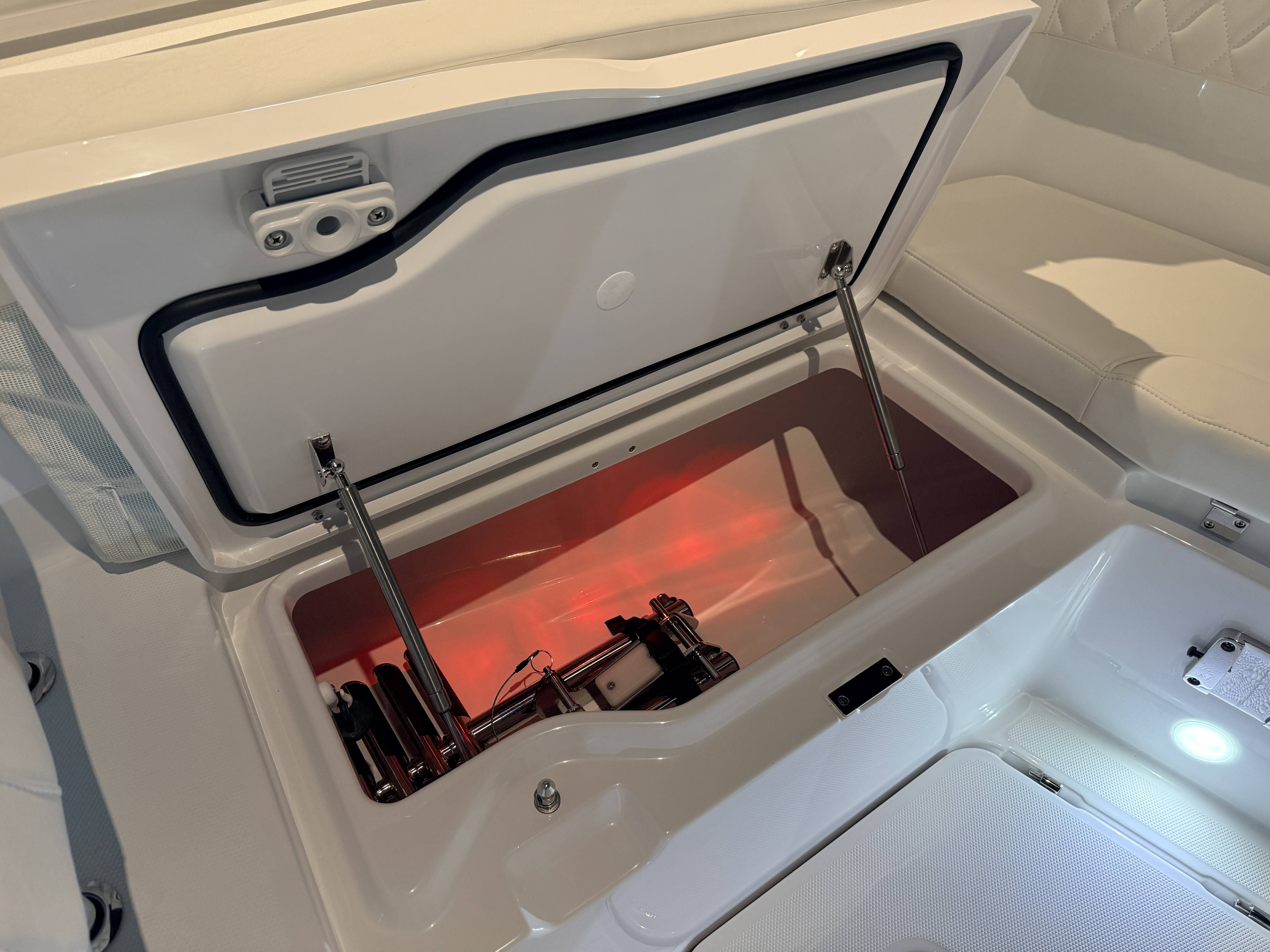 2026 Everglades 285 Center Console - 35
