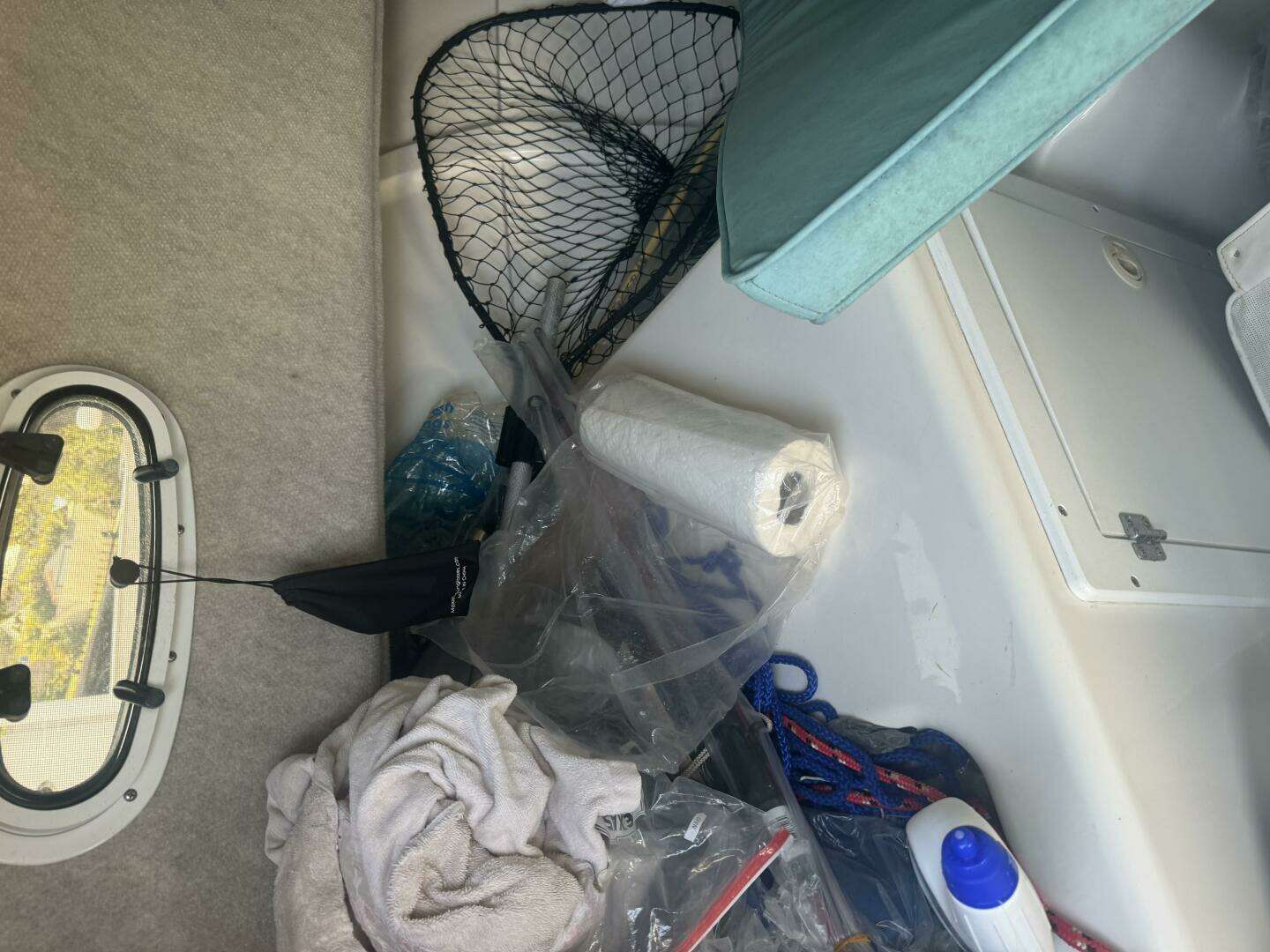 2004 Angler 220 Walkaround - Image 13