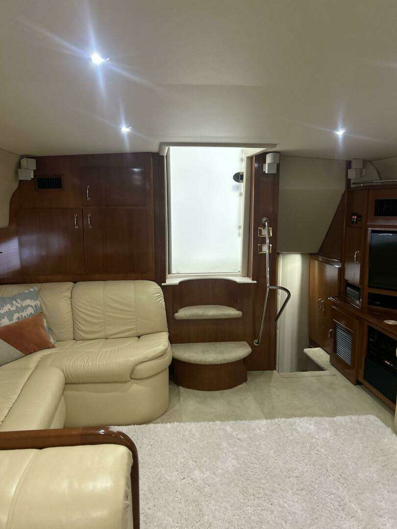 2003 Carver 466 Motor Yacht - Image 50