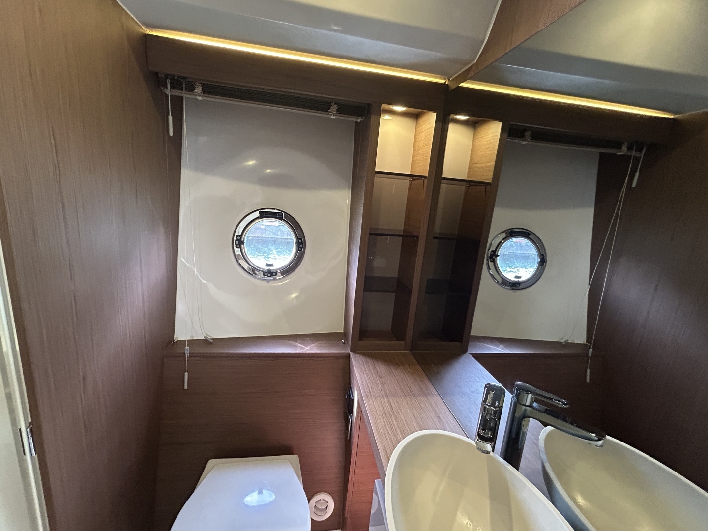 2018 Beneteau 50 GRAN TURISMO - Image 38