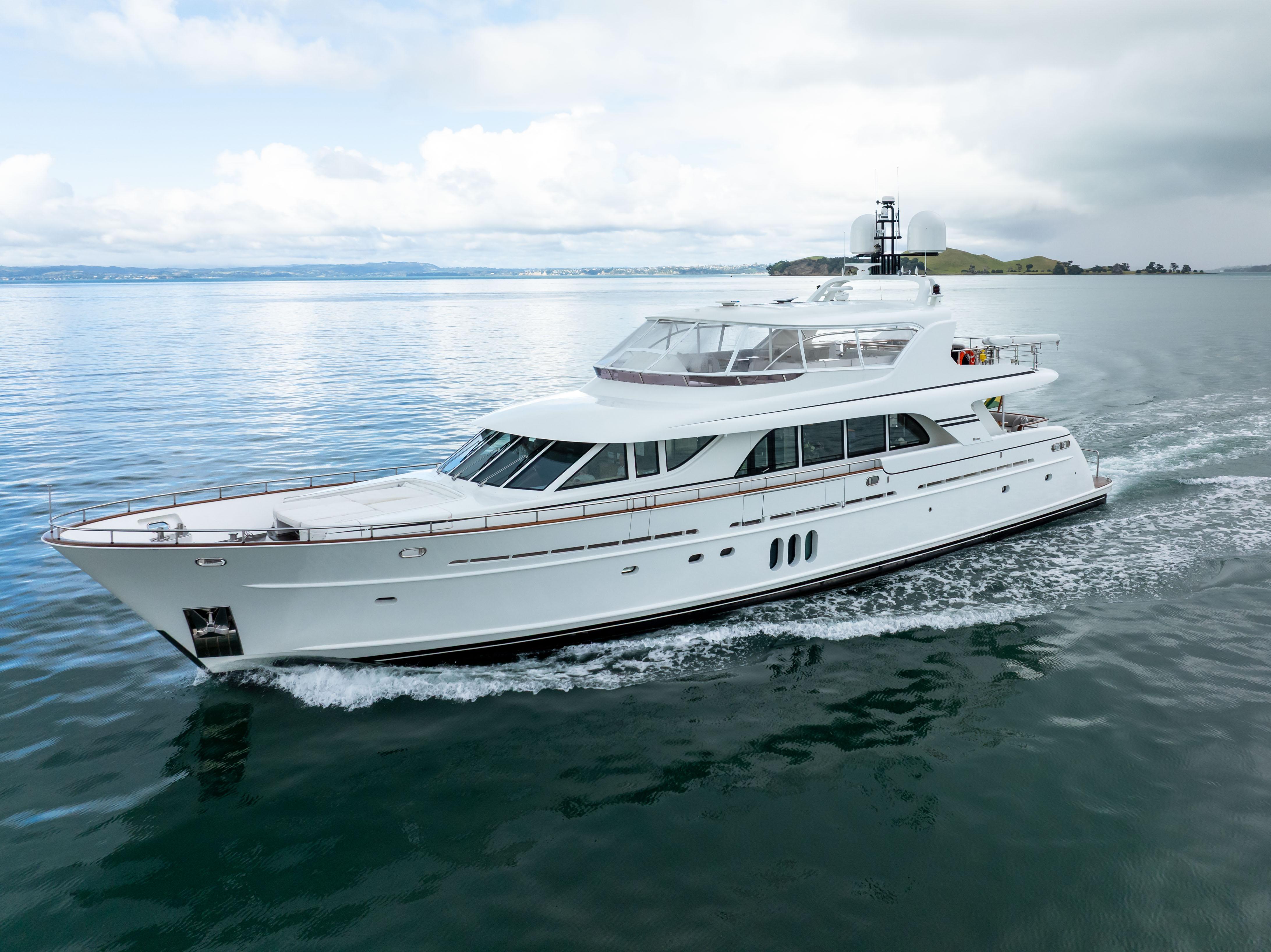 2014 Mulder 98 Flybridge