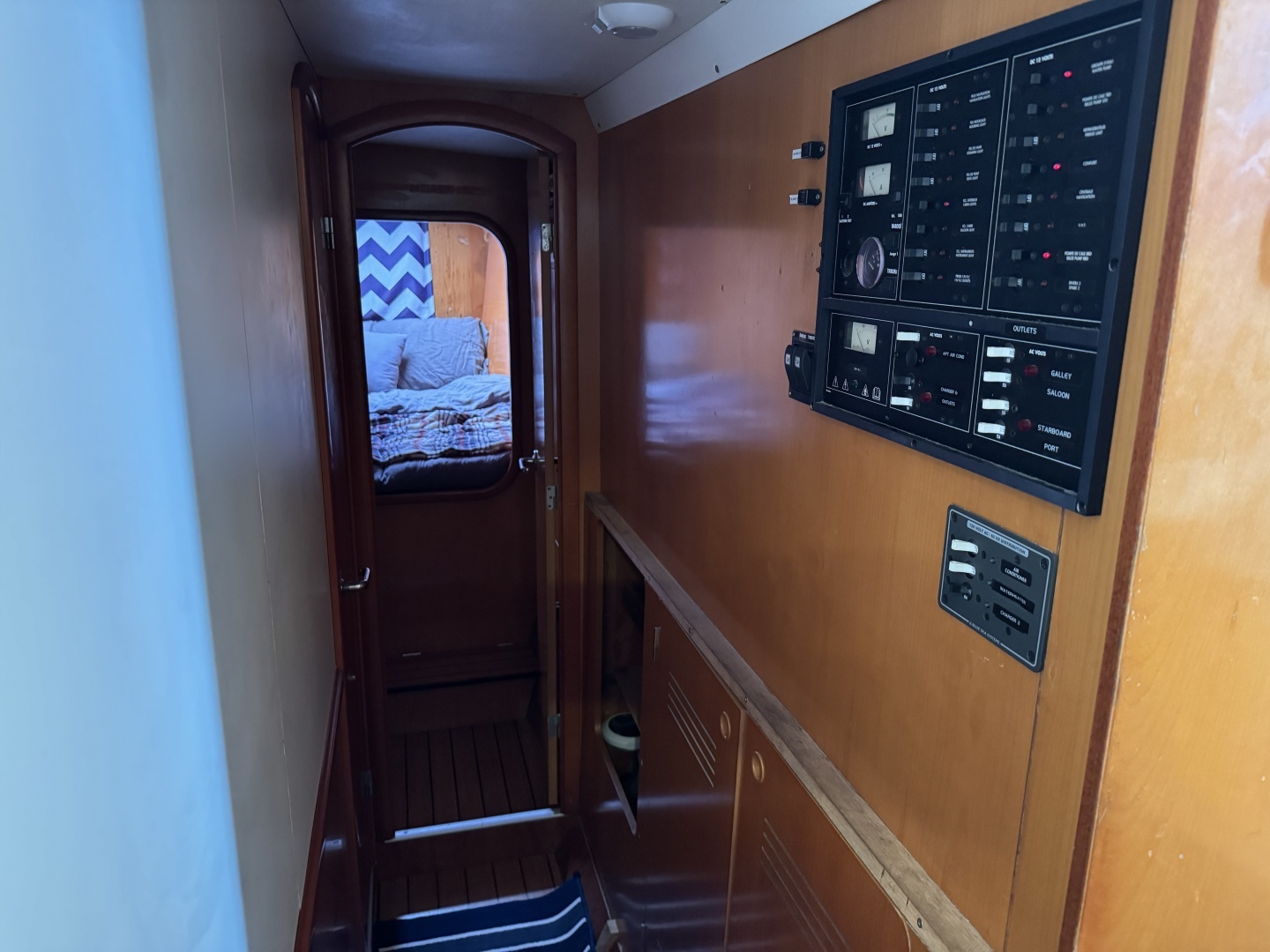 2004 Lagoon 410 S2 - Image 16