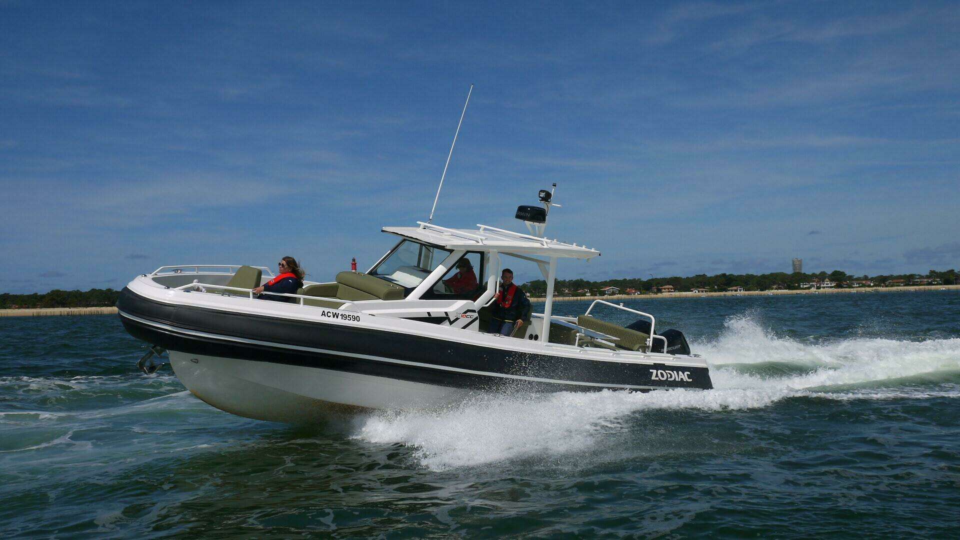 2025 Zodiac X10CC Twin Mercury 400's w/ Joystick - Image 38