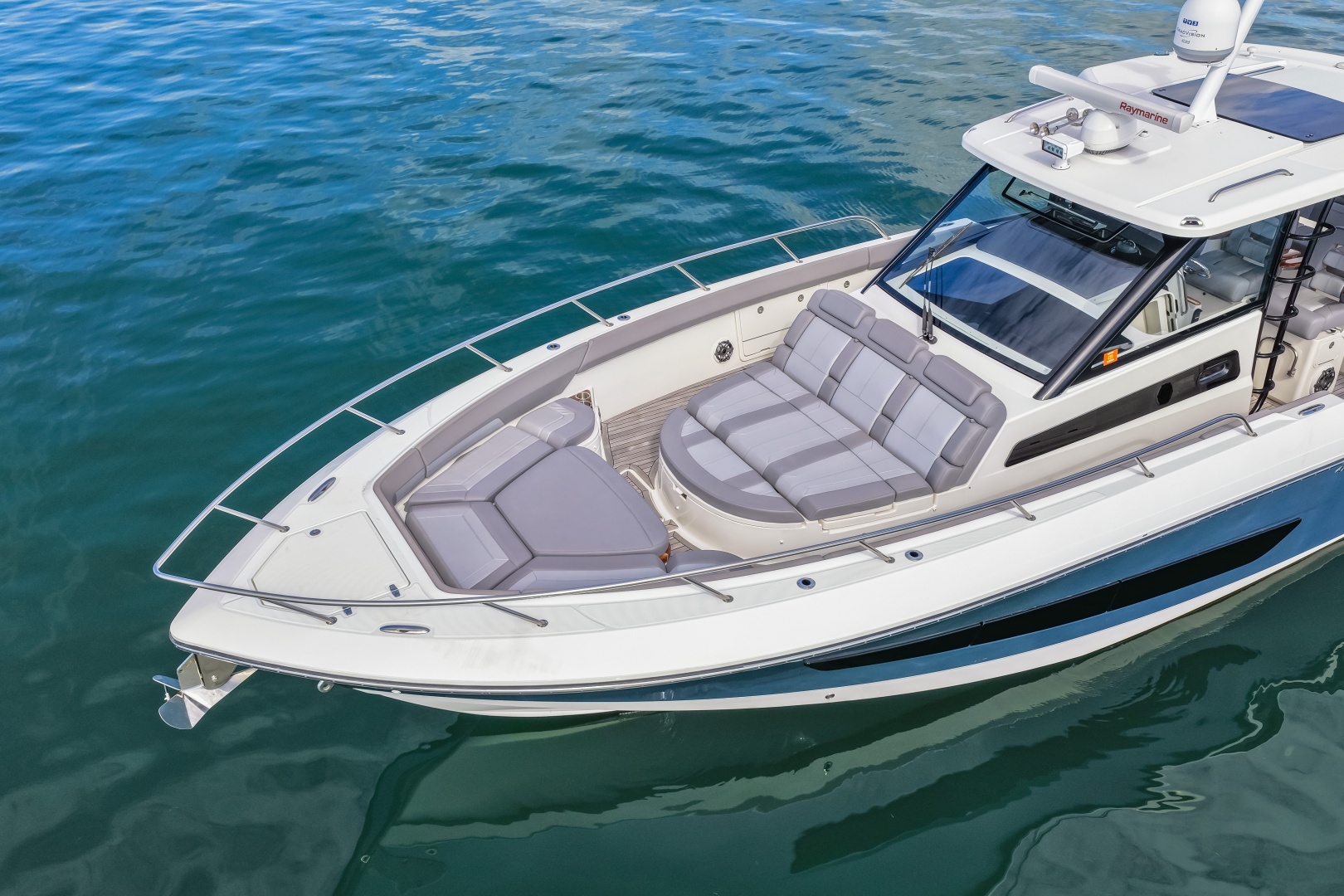 2023 Boston Whaler — - Image 6