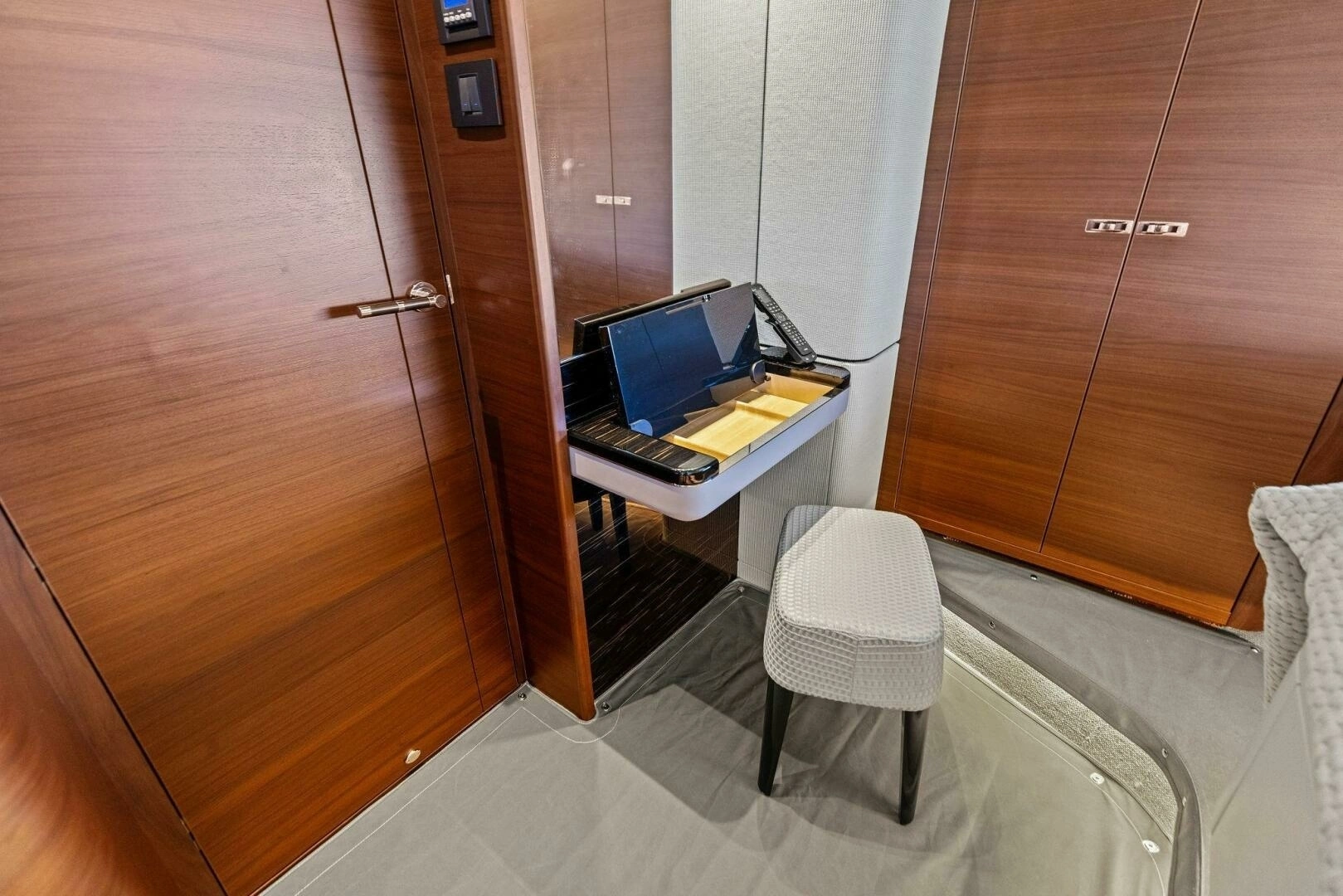 2018 Princess Y75 Motor Yacht - Image 35