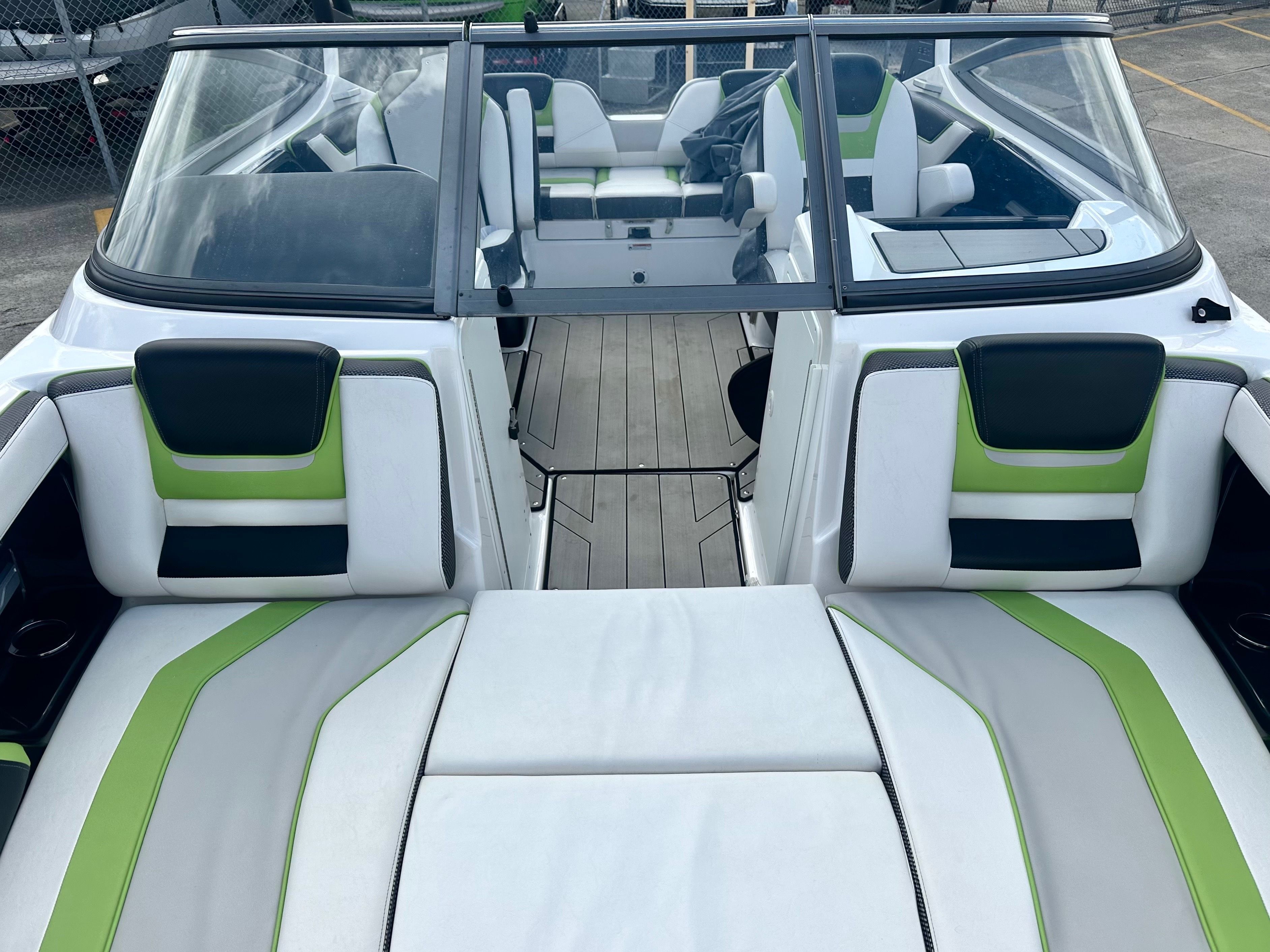 2022 Yamaha Boats 212XE - 6
