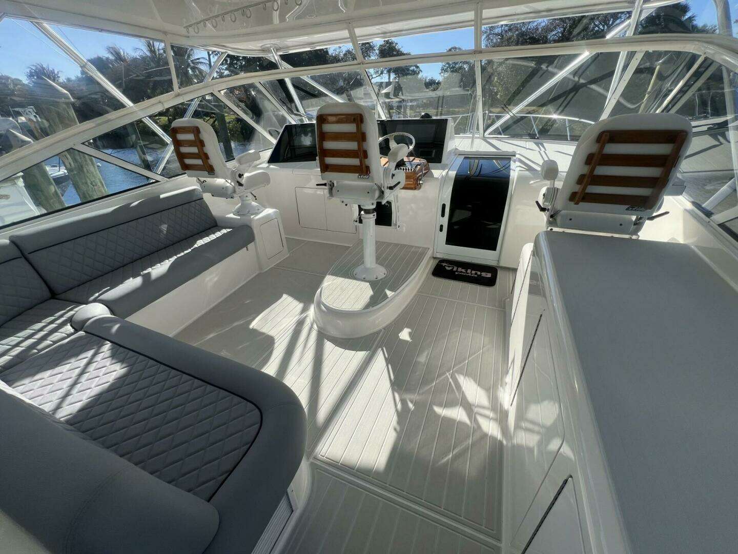 2007 Viking 52 Open - Image 10