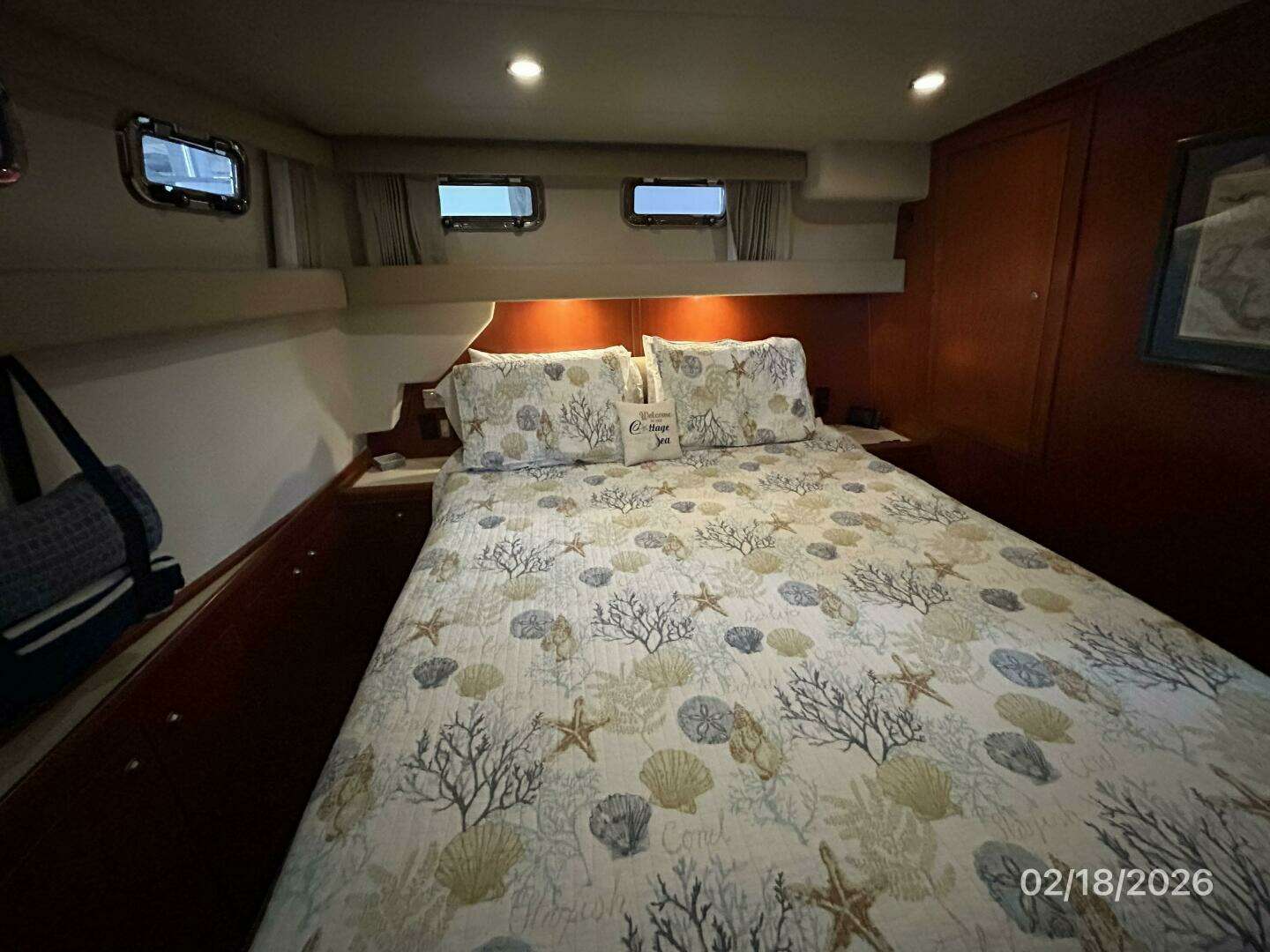 2004 Mainship 430 - Image 56