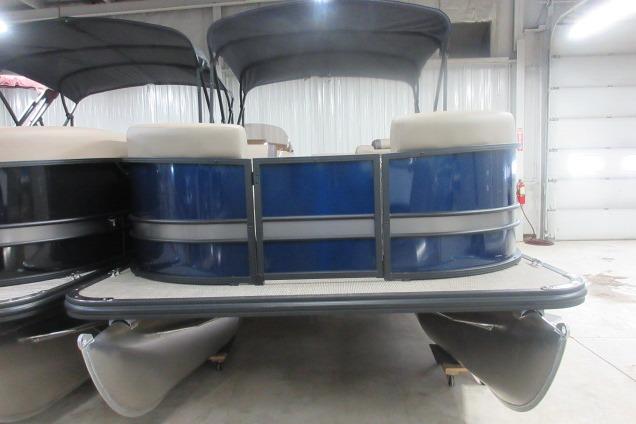 2026 Sylvan Mirage 820 Cruise