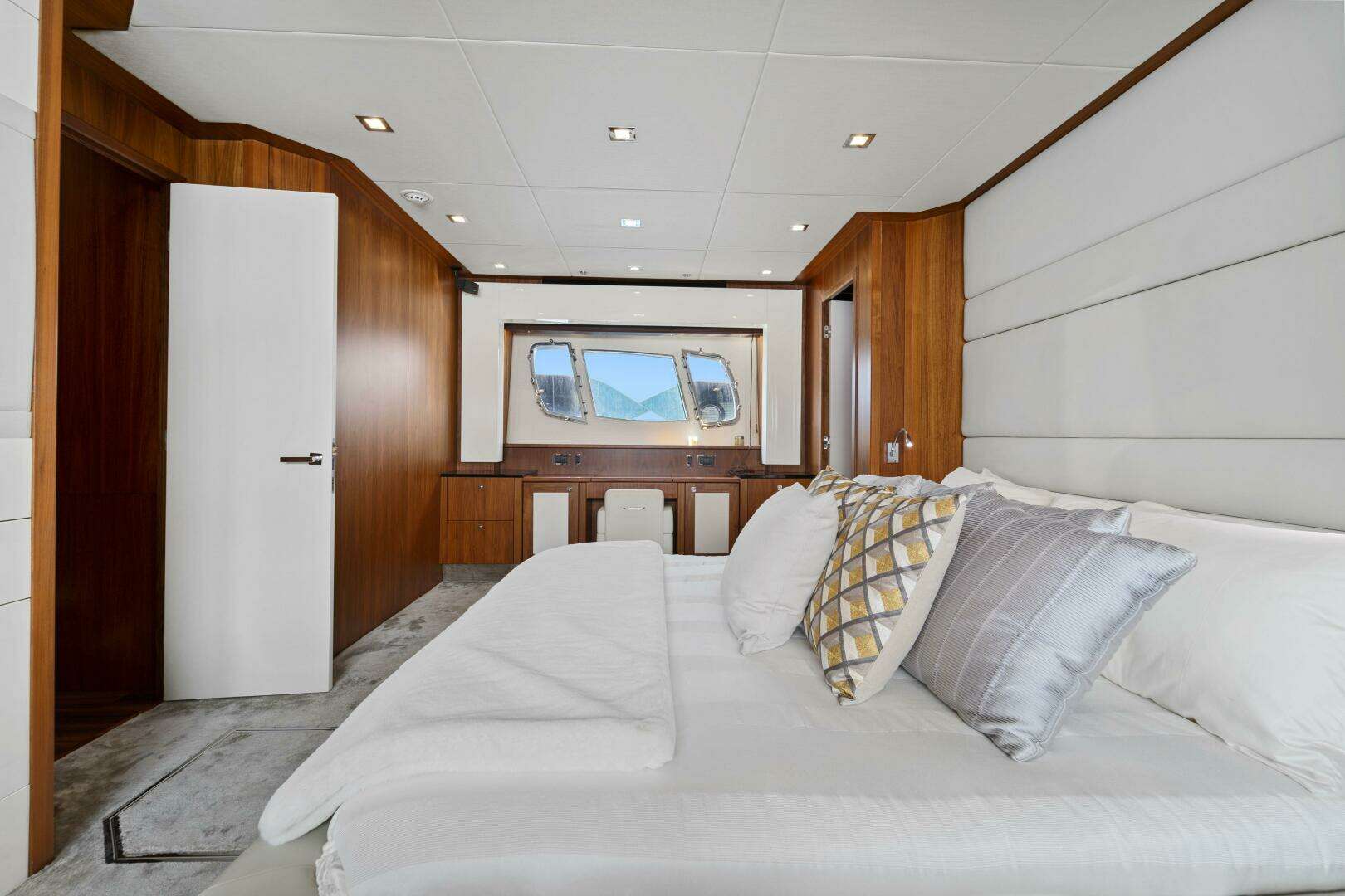 2013 Sunseeker Predator 84 - Image 24