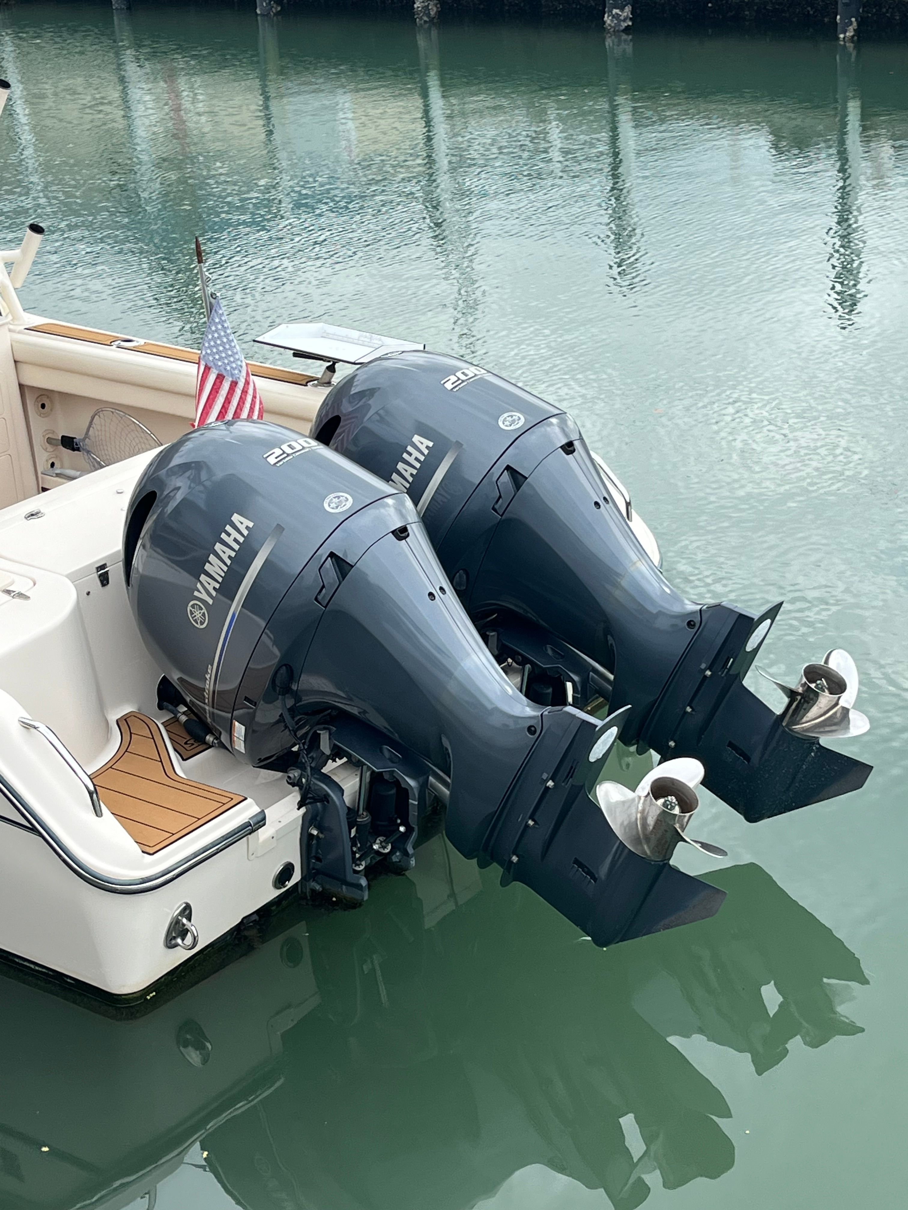 Grady-White Freedom 275 boat with Yamaha outboard engines, year 2022.