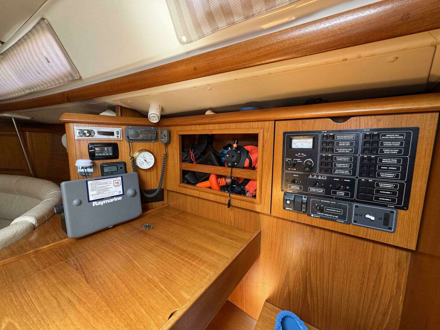 2002 Jeanneau 34.2 - Image 21