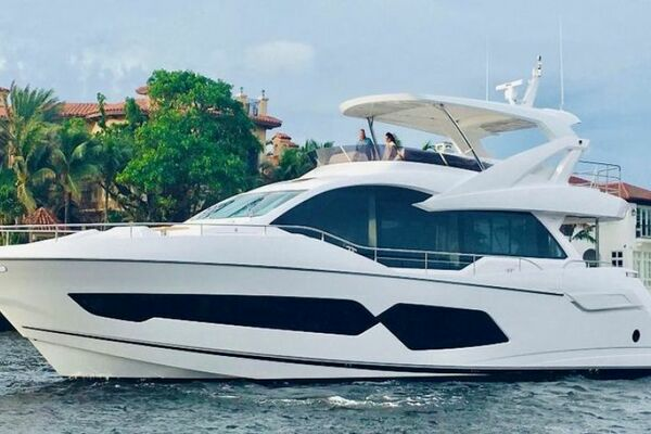 2018 Sunseeker Yacht