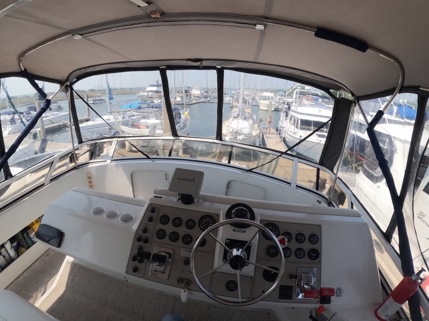 2000 Carver 406 Motor Yacht - Image 24