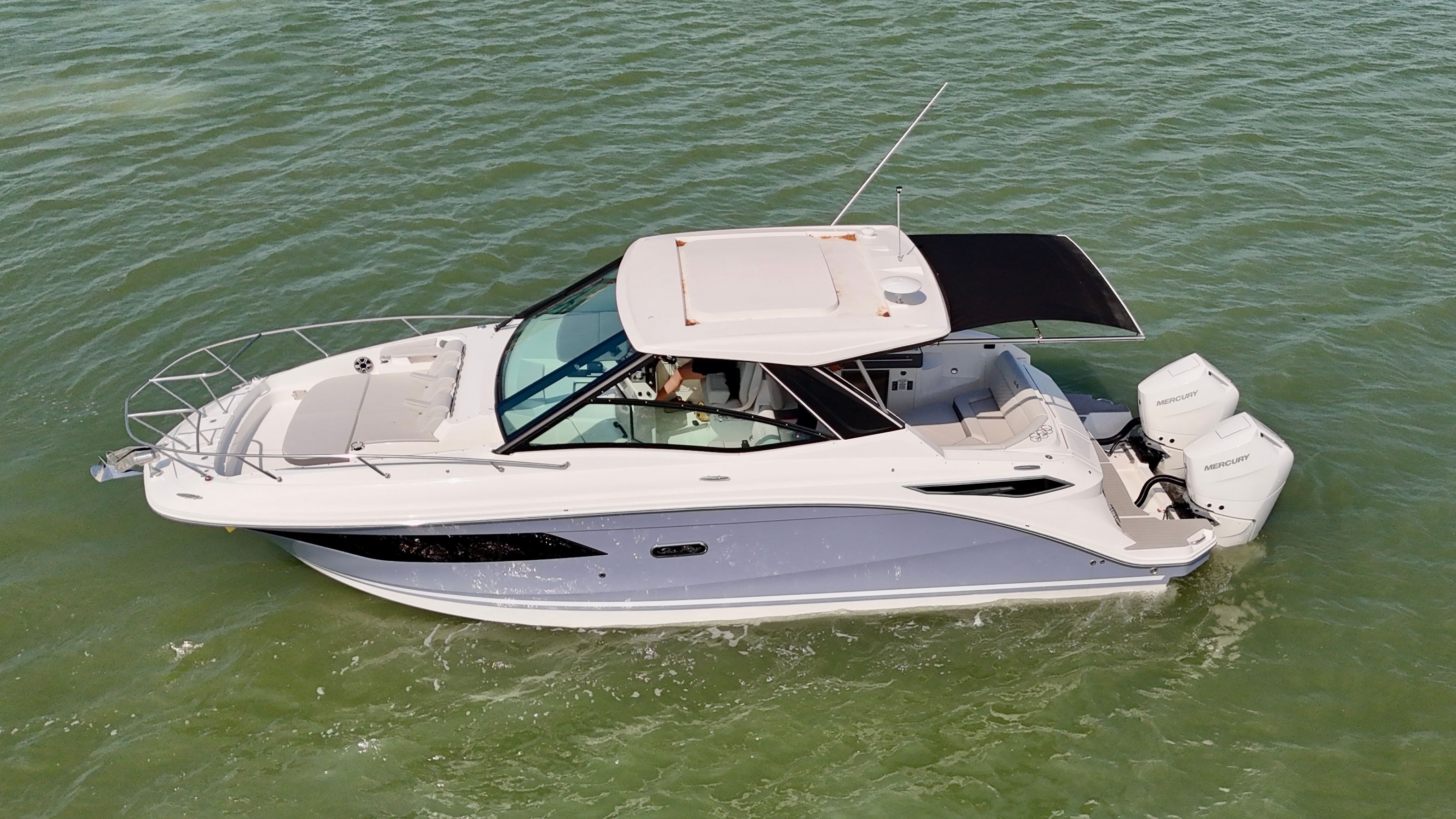 2026 Sea Ray Sundancer 320 Outboard - 22