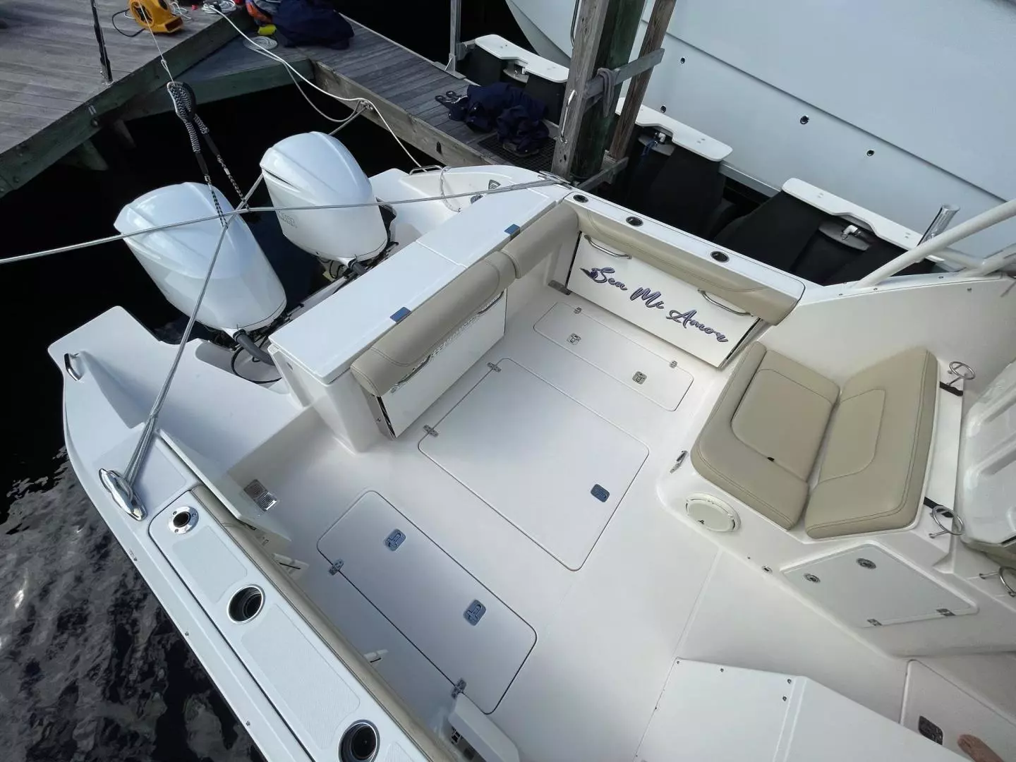 2018 Pursuit 325 DC - Image 17