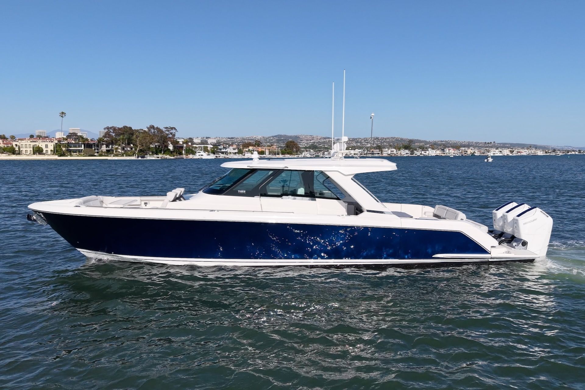 2023 Tiara Yachts 48 LS