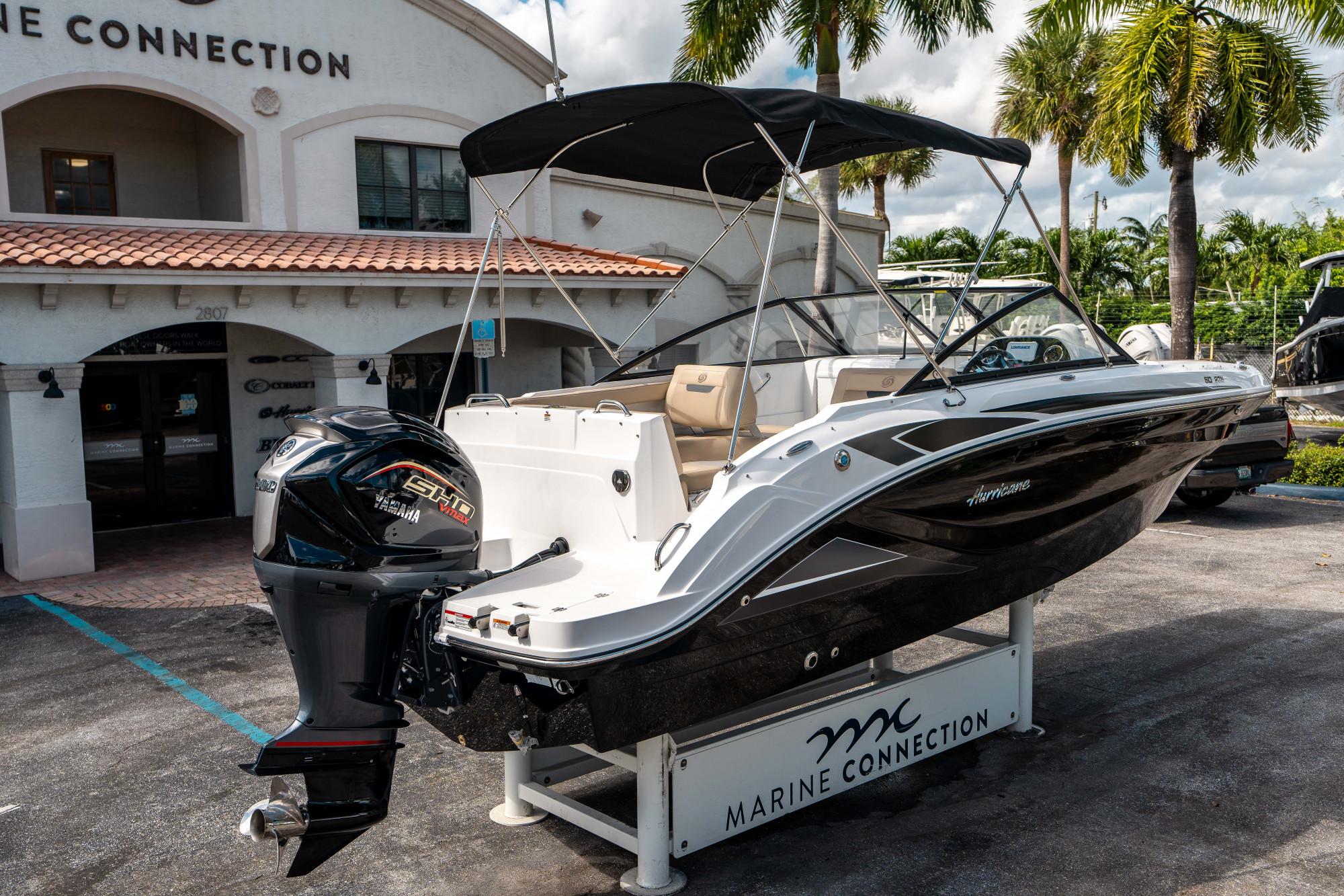2025 Hurricane SunDeck 235 OB - 2
