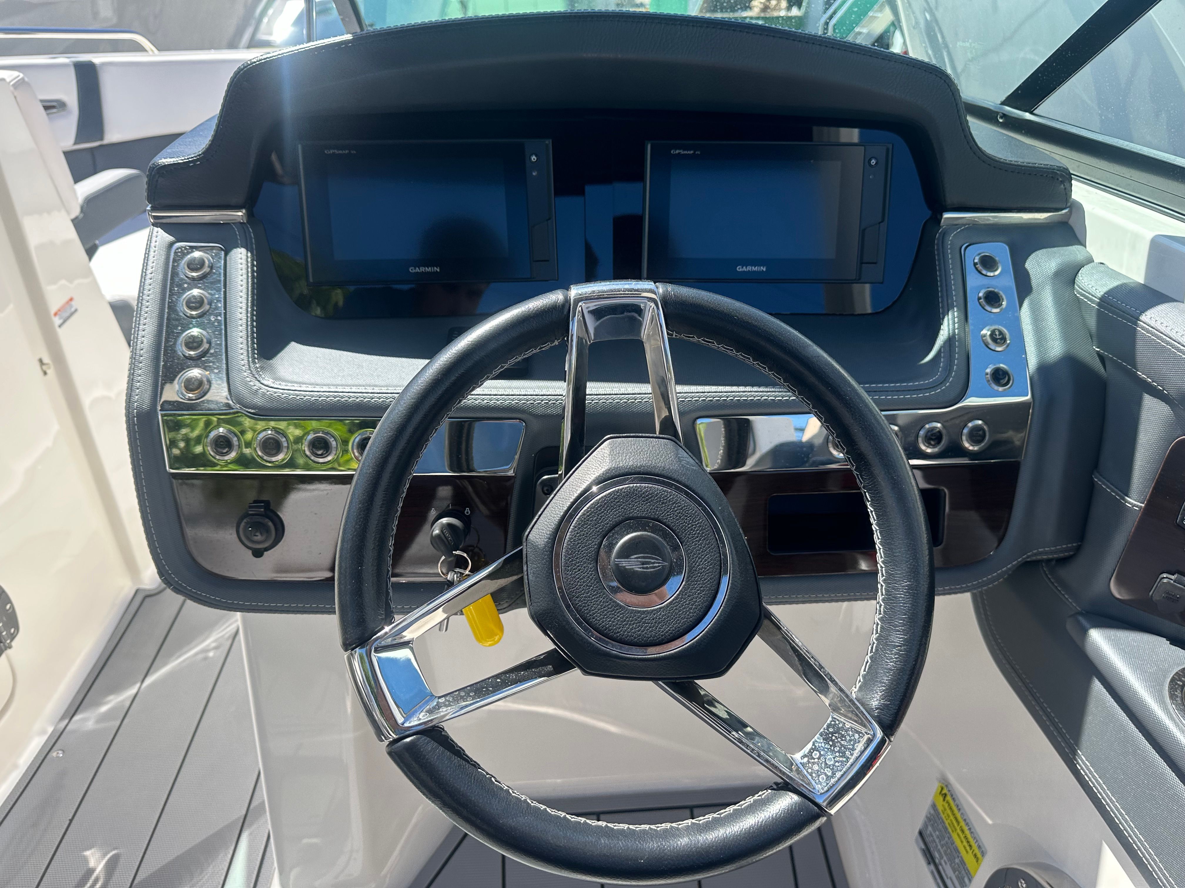 2020 CHAPARRAL 257 SSX OB - Image 14