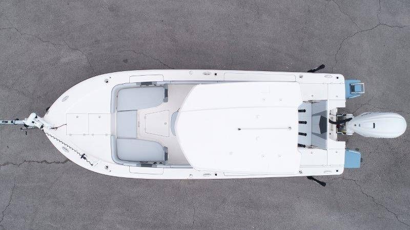 2026 Robalo 266 Cayman - 6