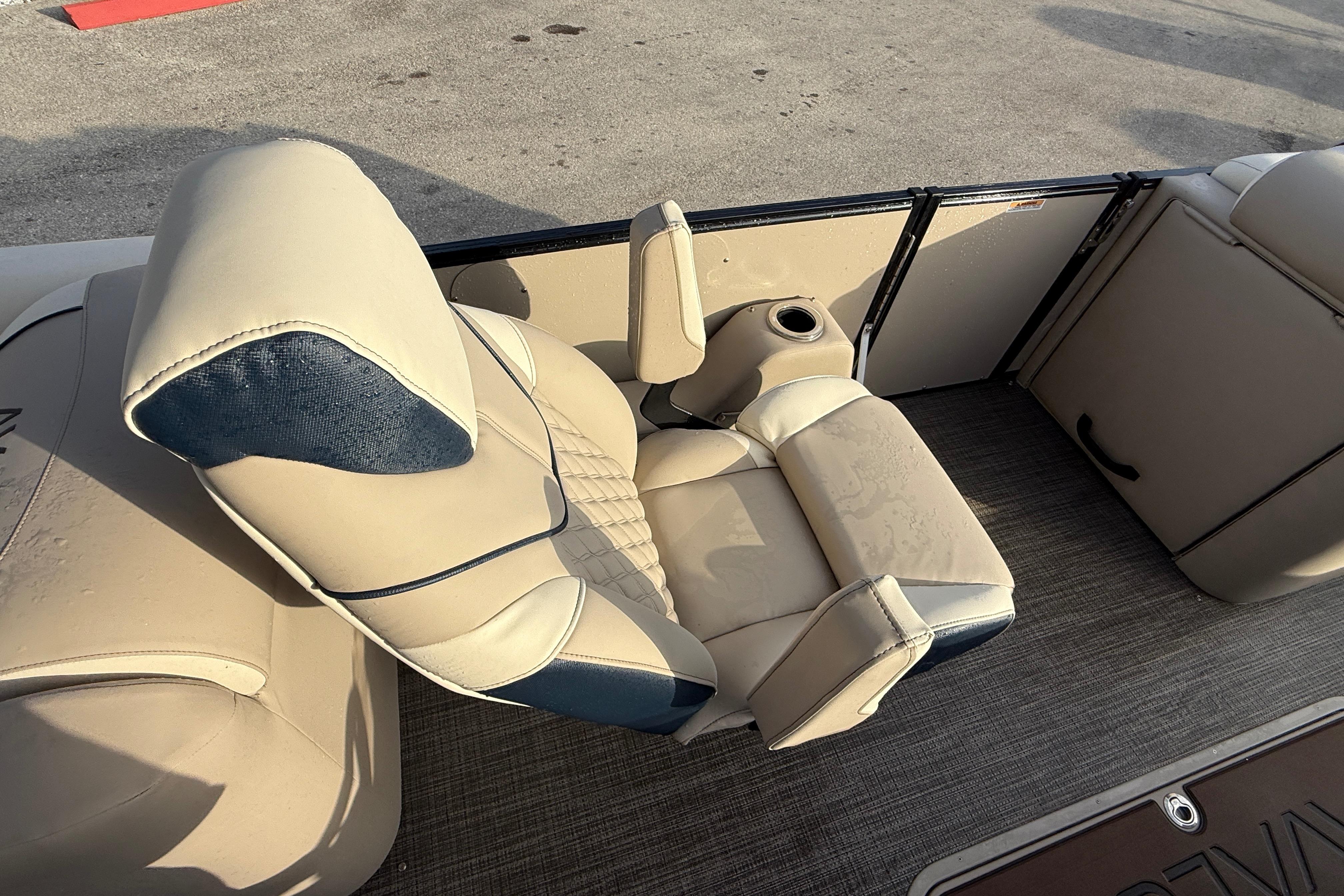 Luxurious seating on 2026 Avalon 2385 Catalina Quad Lounger, Tri Toon High Performance boat.