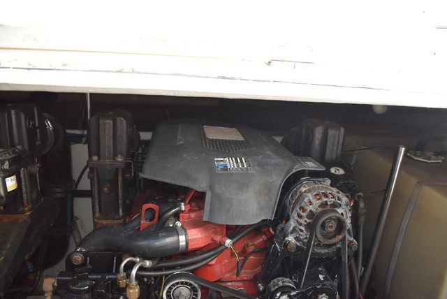 2005 Larson Cabrio 310 - 96
