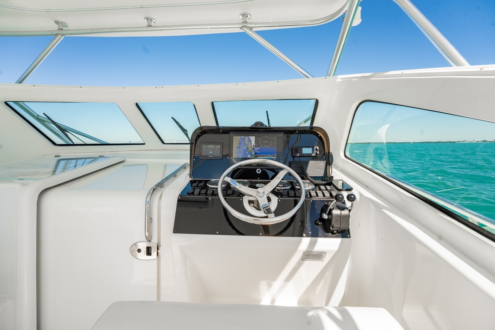 2004 Luhrs 320 Open - Image 23