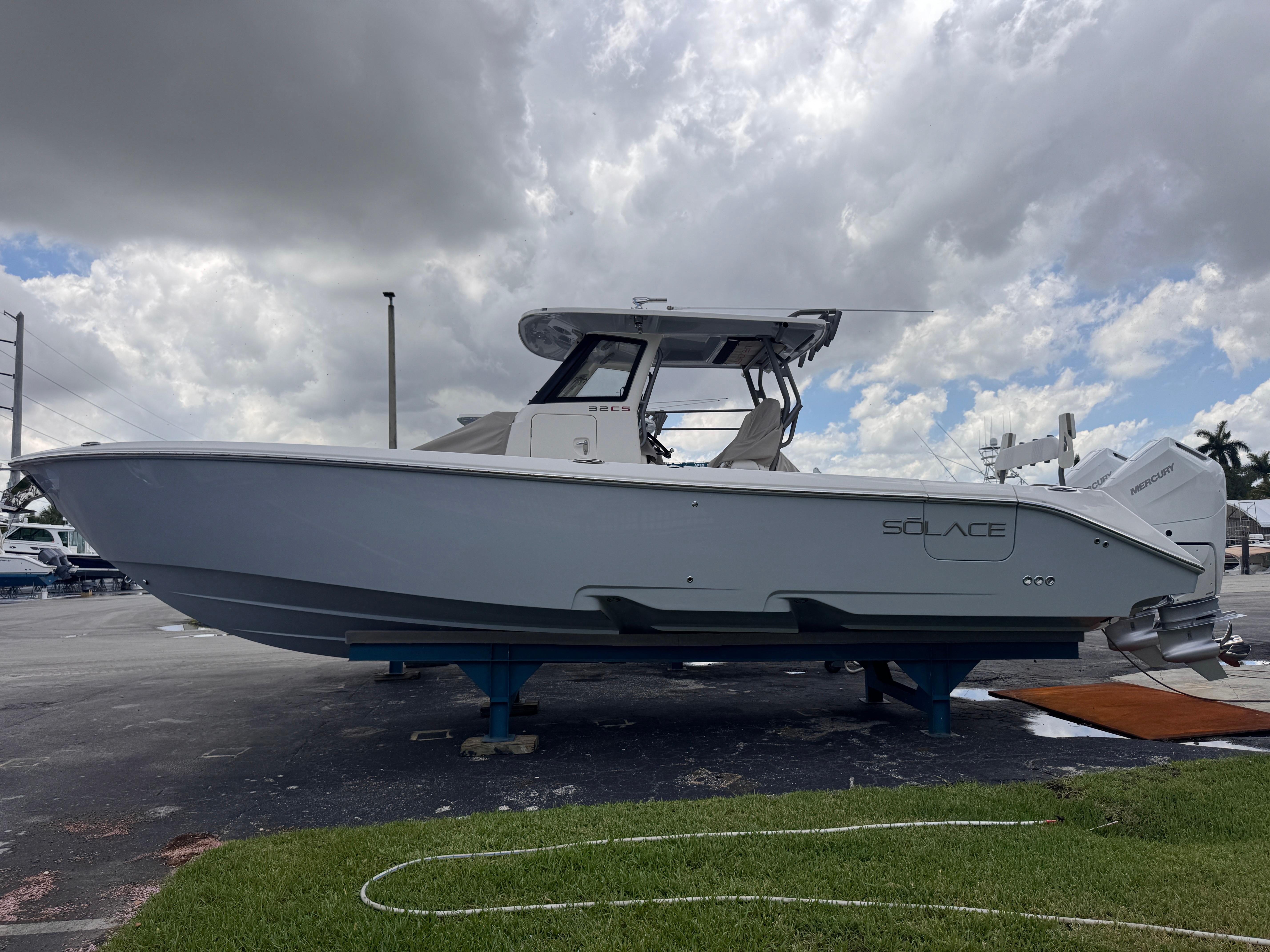 2025 Solace 32CS