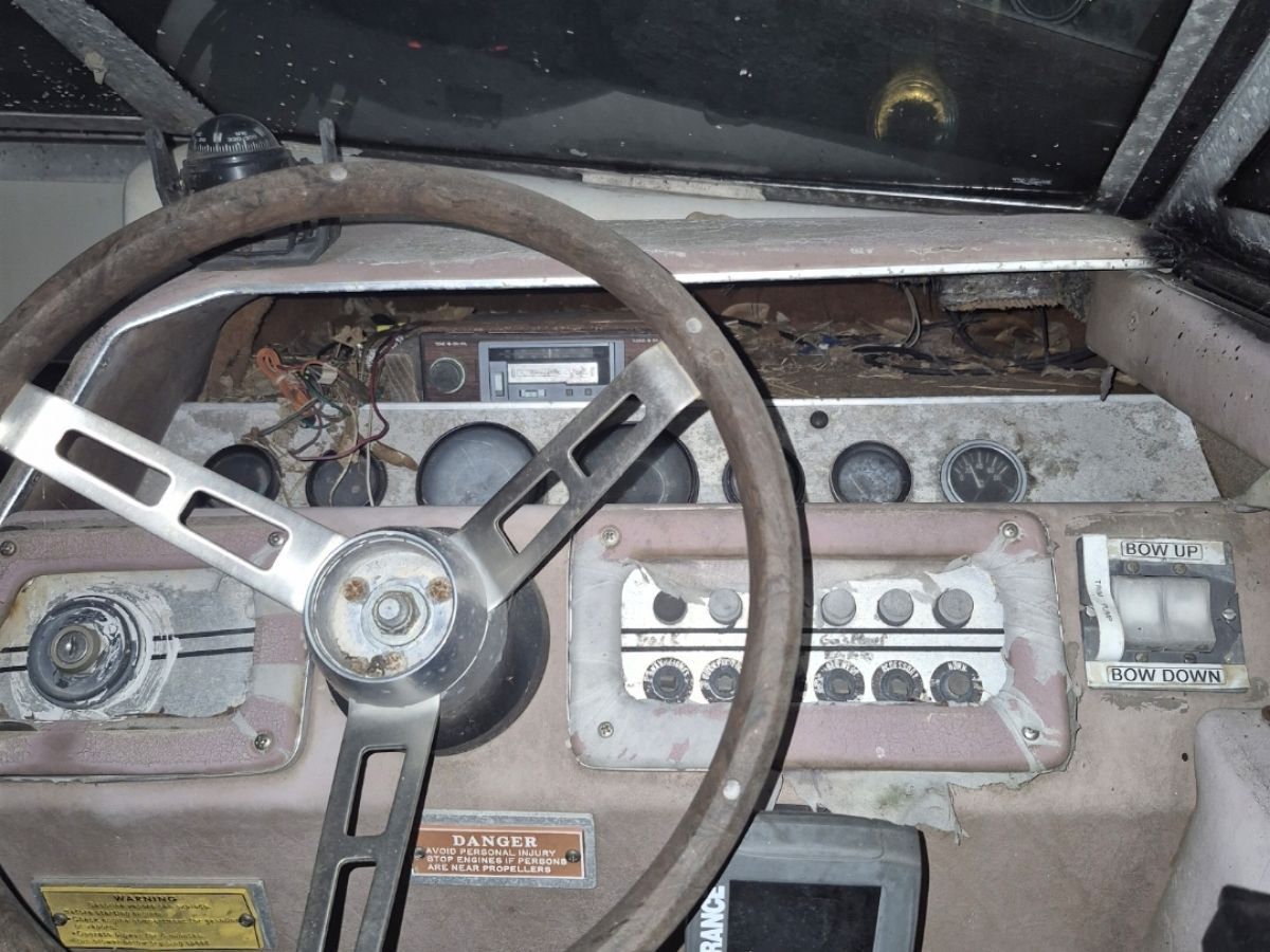 1982 Sea Ray SRV - 4