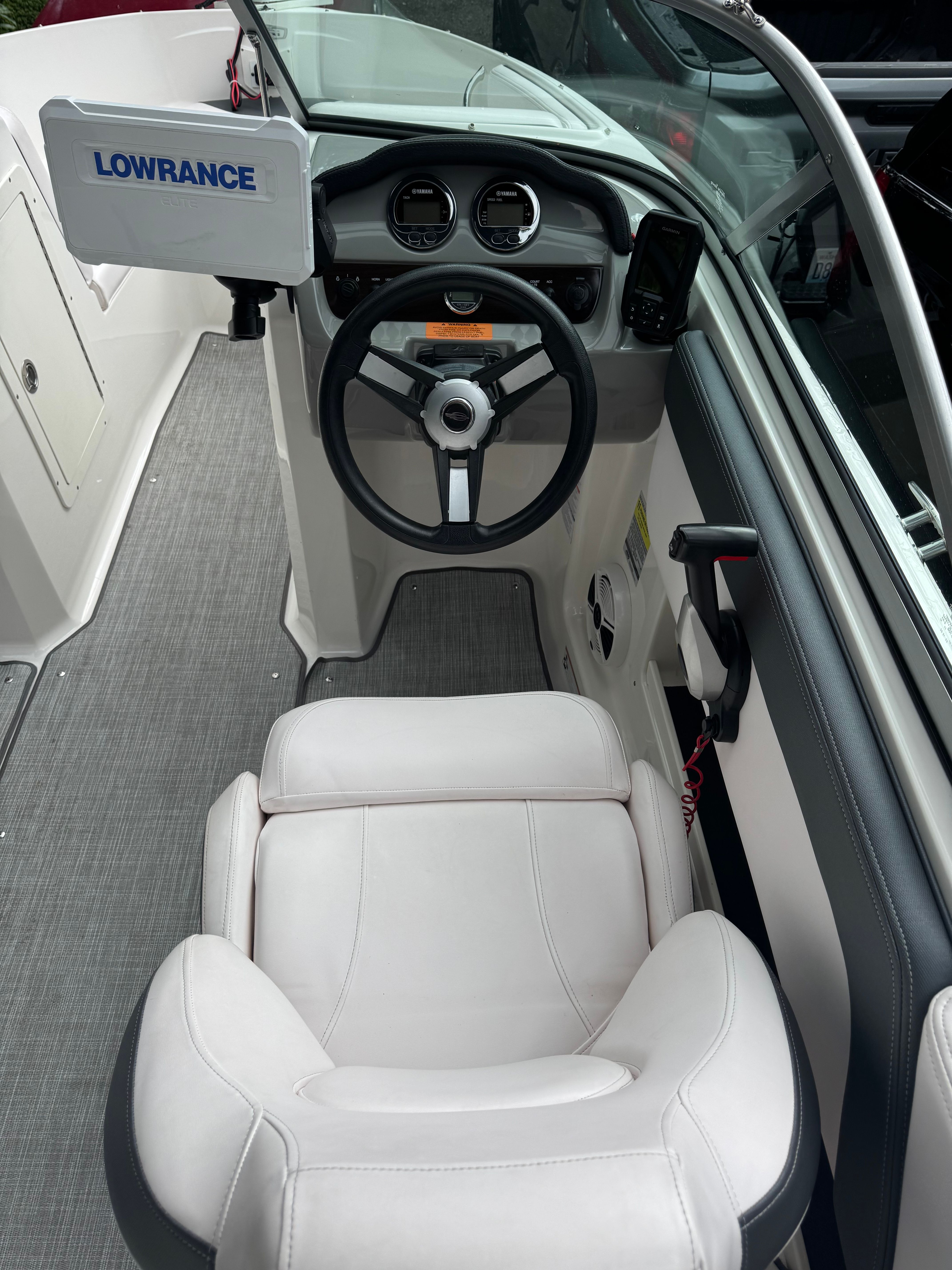 2020 Chaparral 19 SSi Ski & Fish OB - 9