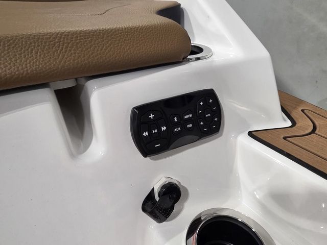 2026 Yamaha Boats 222SD - 6