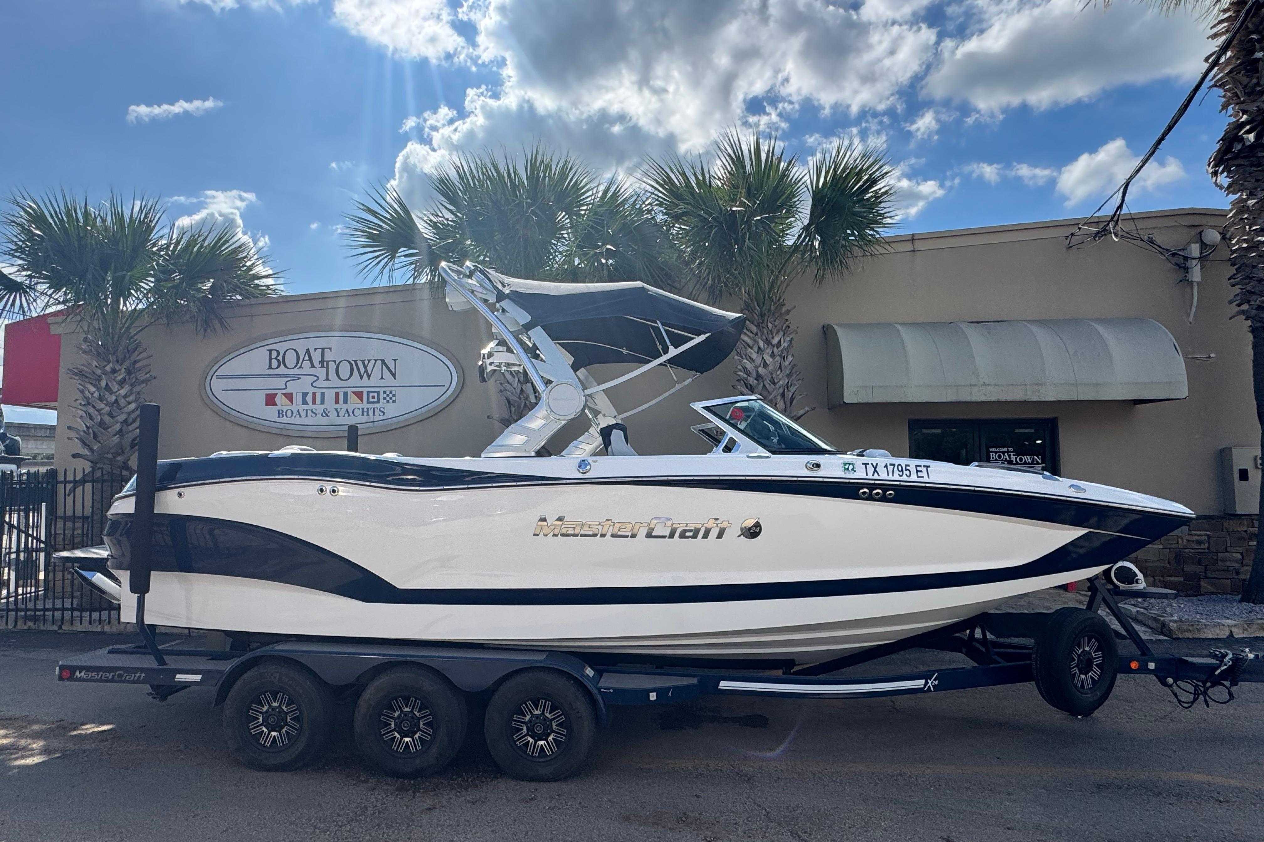 2019 MasterCraft X24