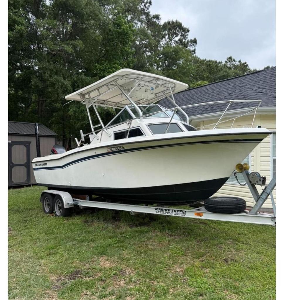 1981 Grady-White 220 Bimini