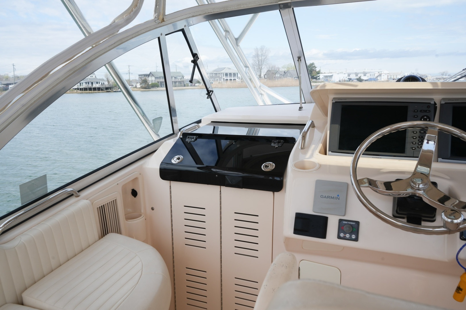 2009 Grady-White Express 330 - Image 22