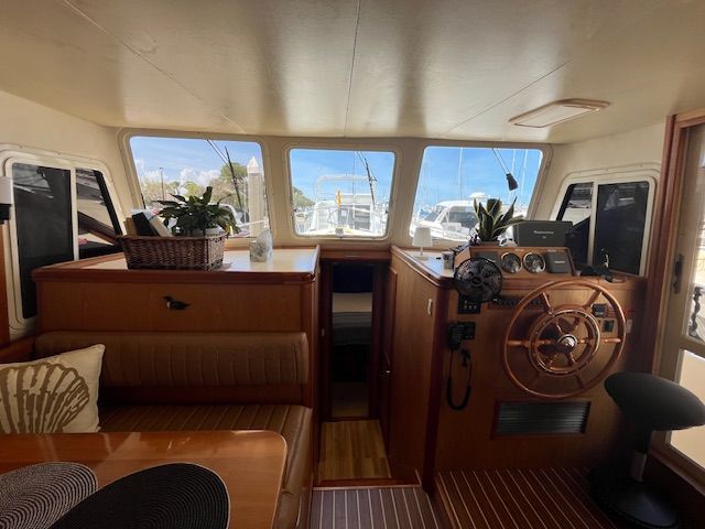 2005 Mainship 400 Trawler - 51