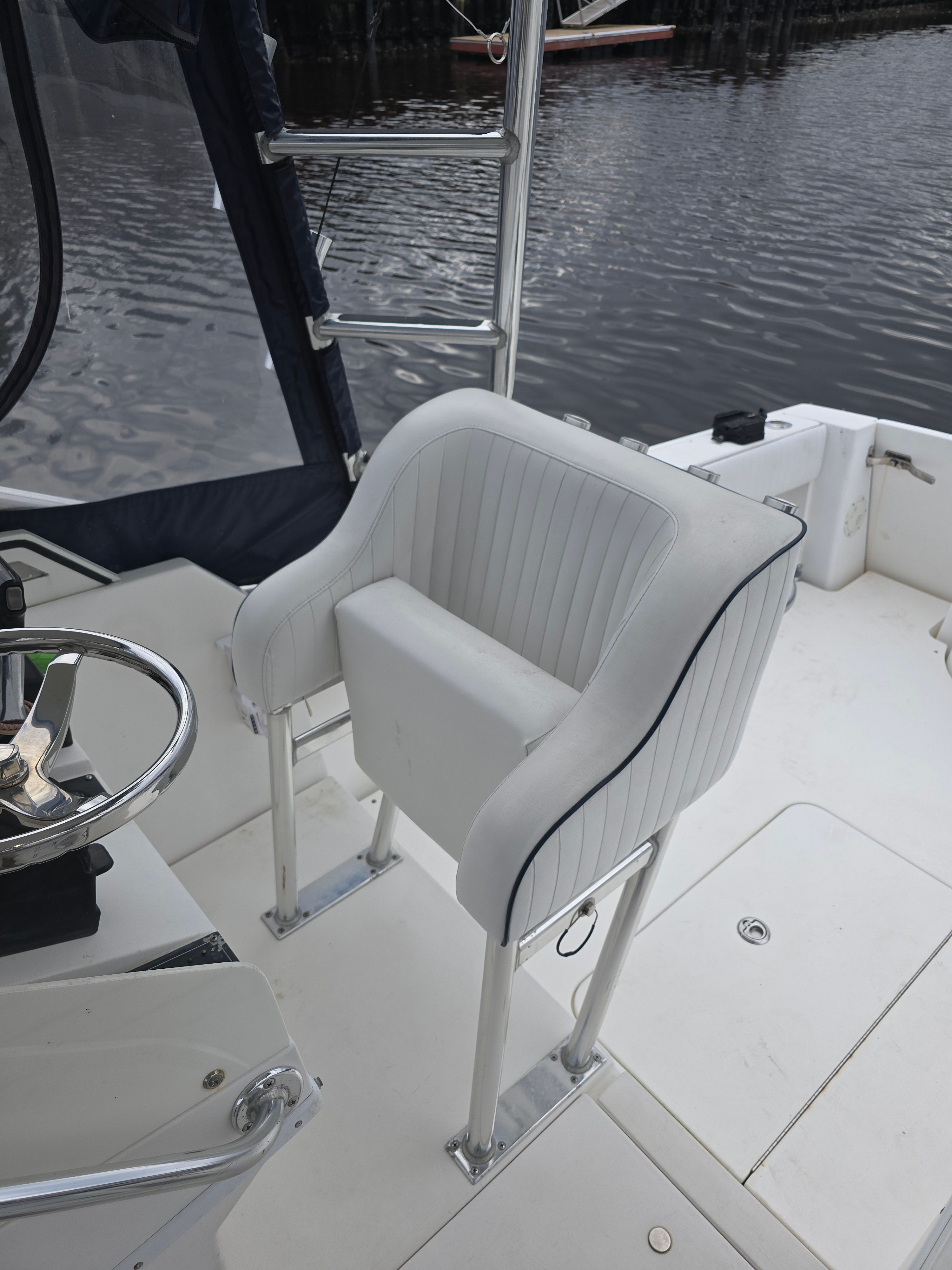 2005 Contender 35SC Express - 17
